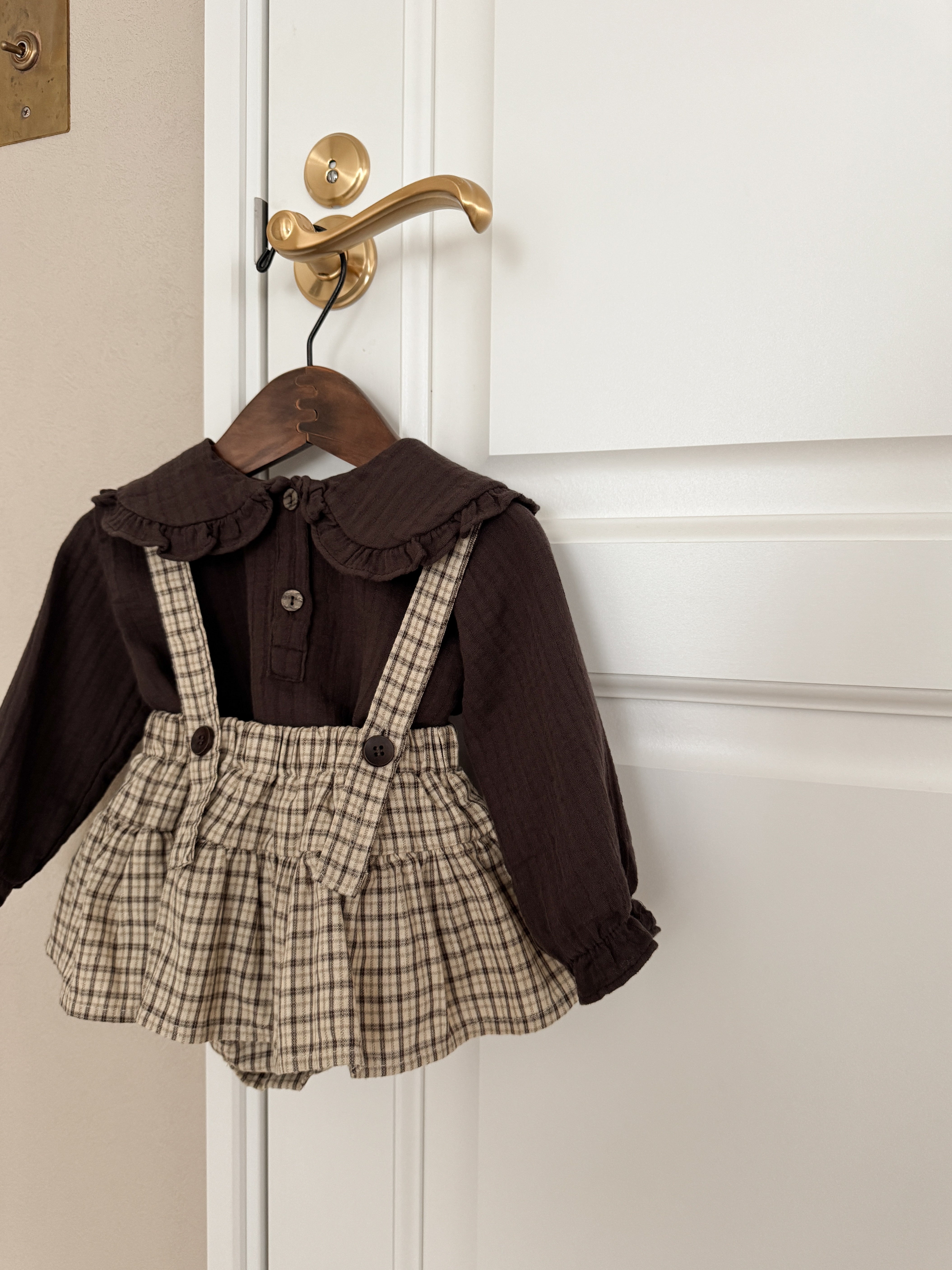 Sara collar blouse