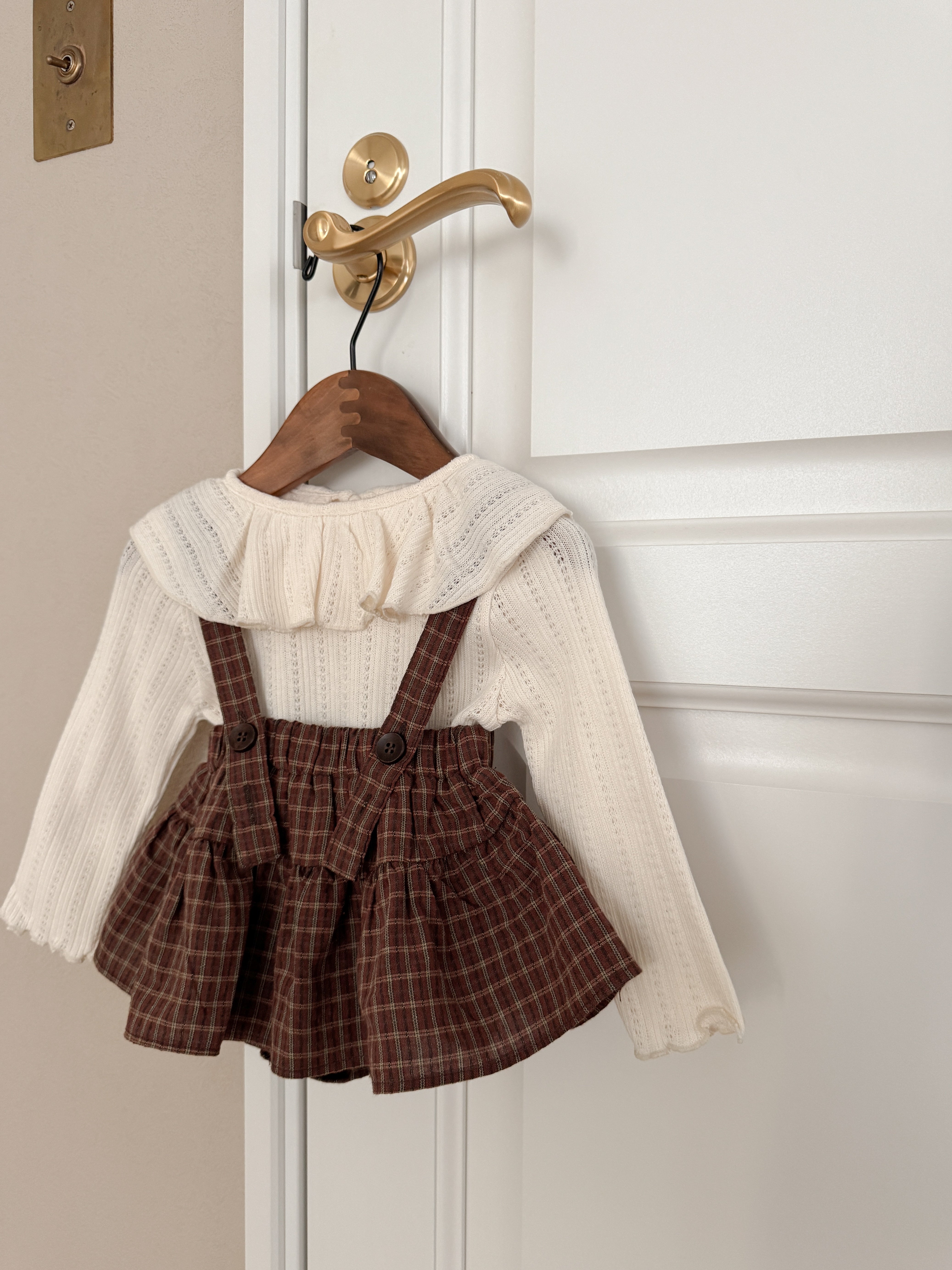 Anna ruffle collar tops