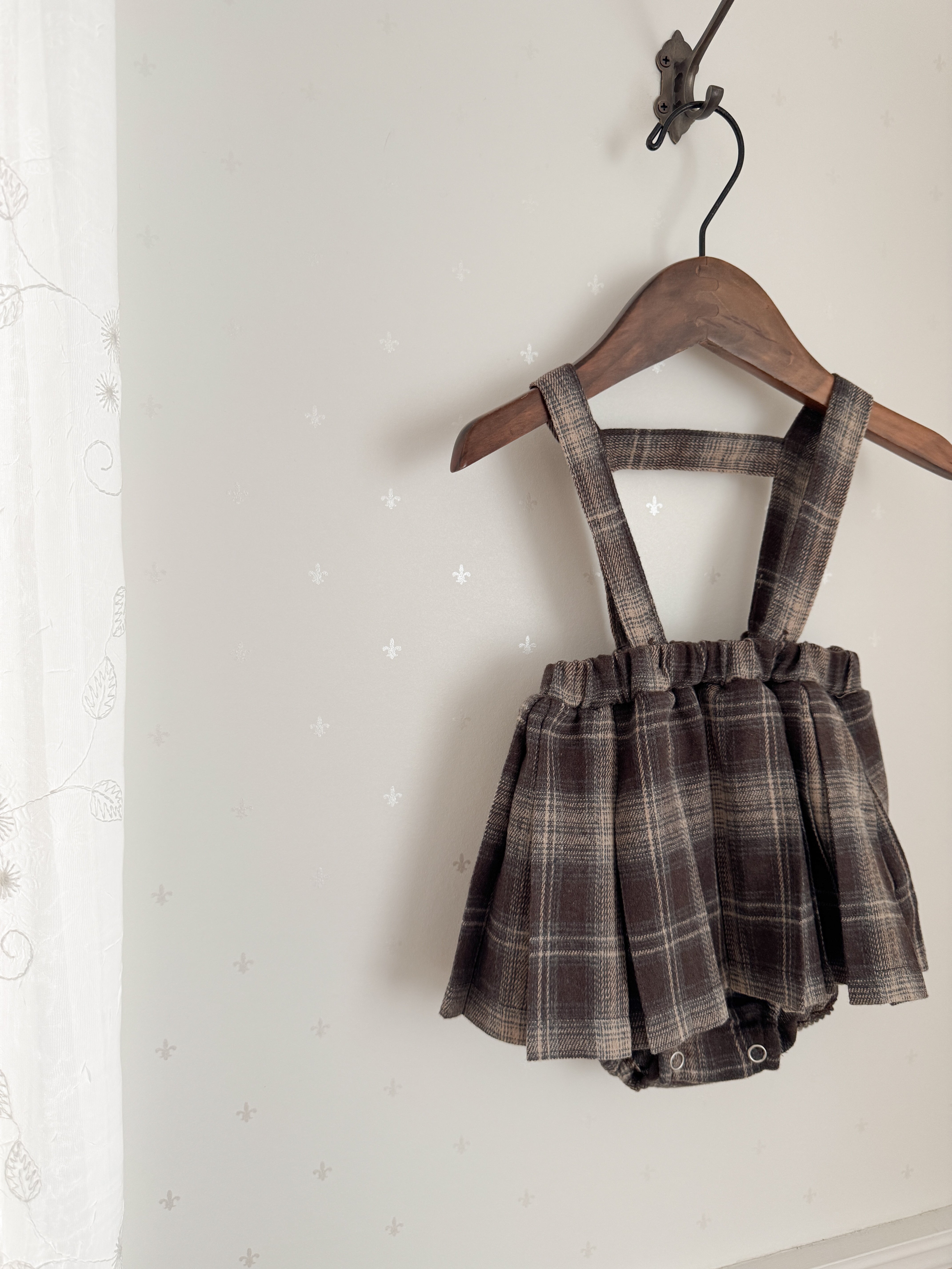 Noirjette check bloomer skirt