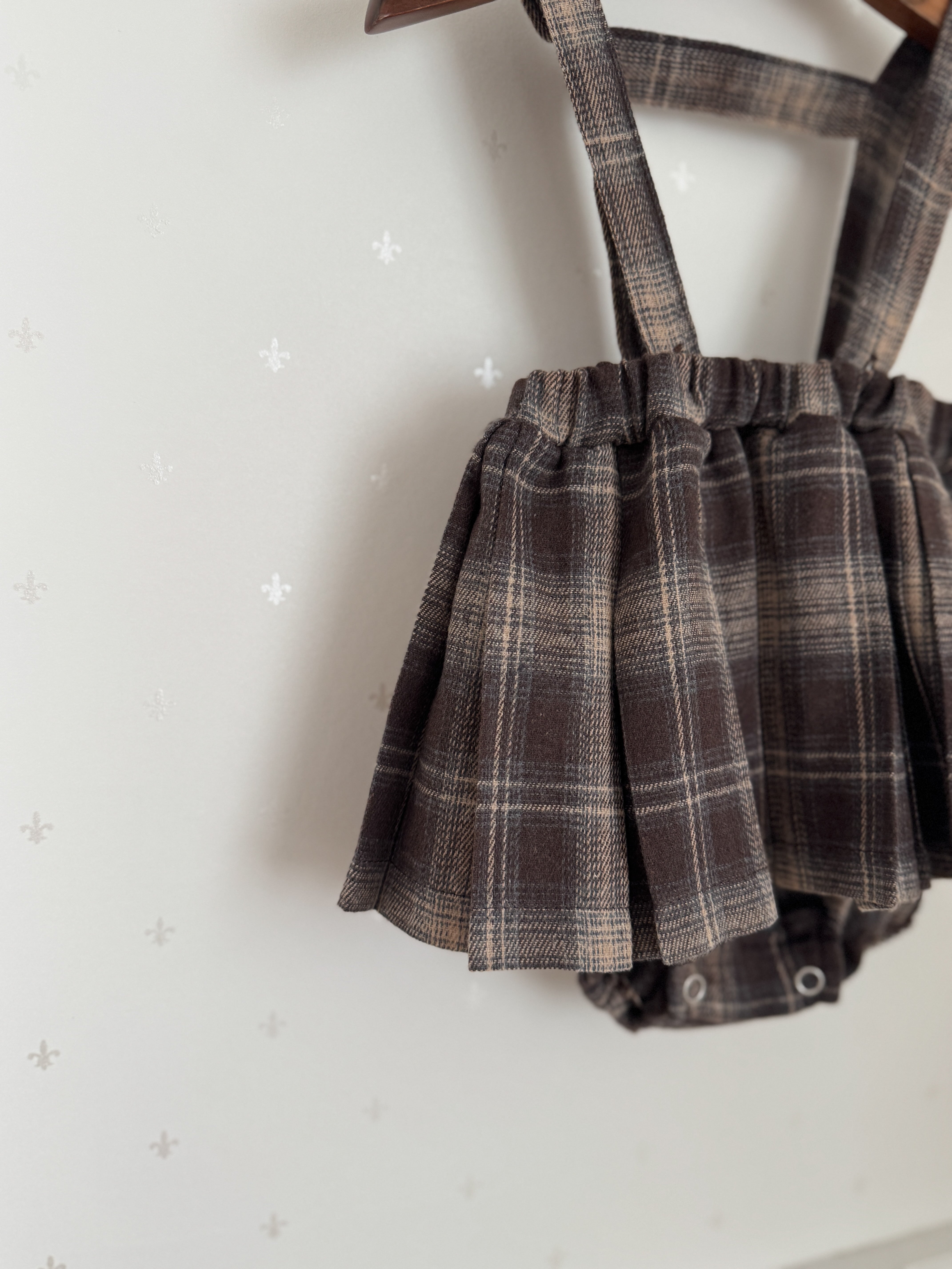 Noirjette check bloomer skirt