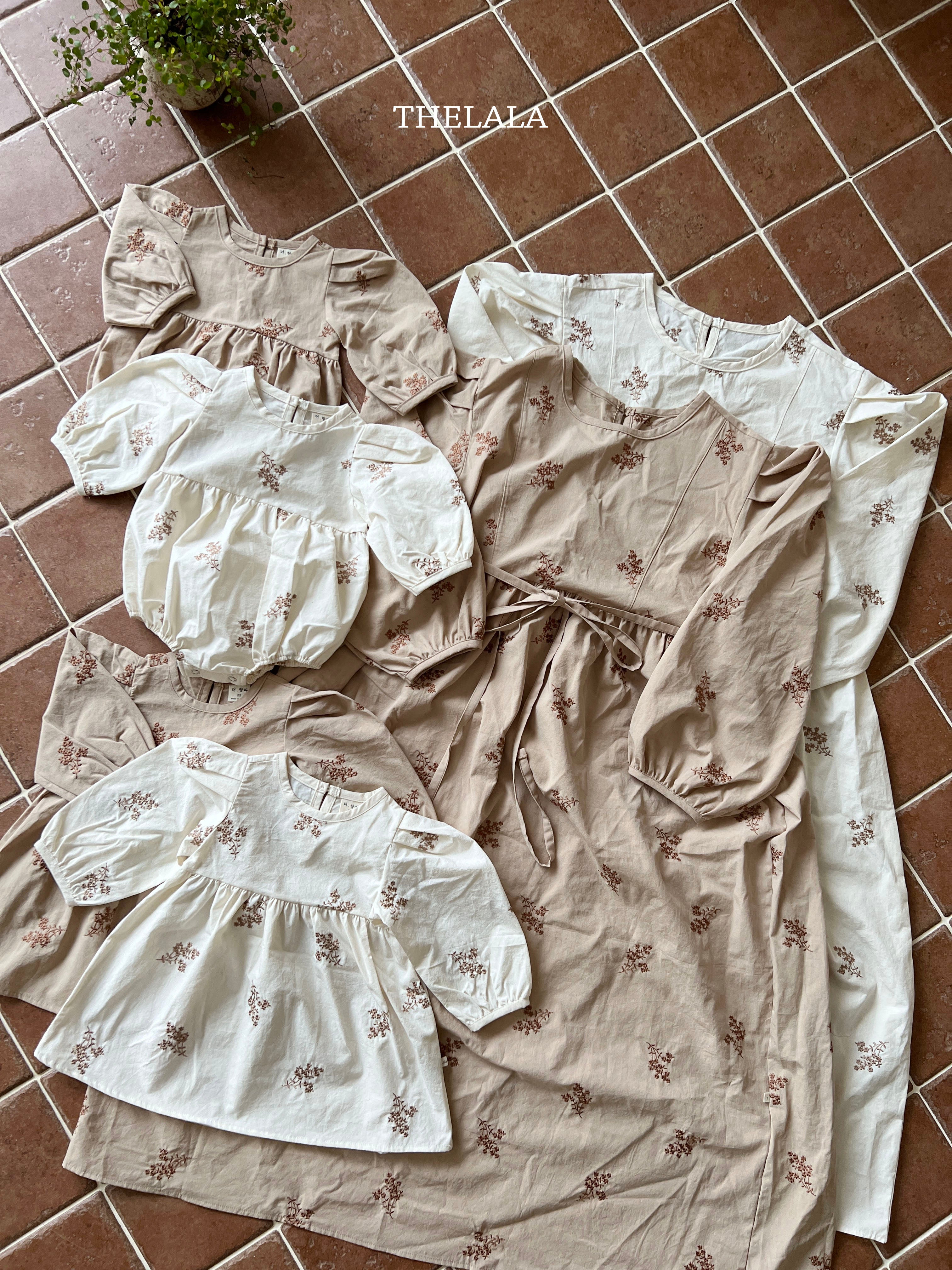 ［thelala］Embroidery one-piece (mom)