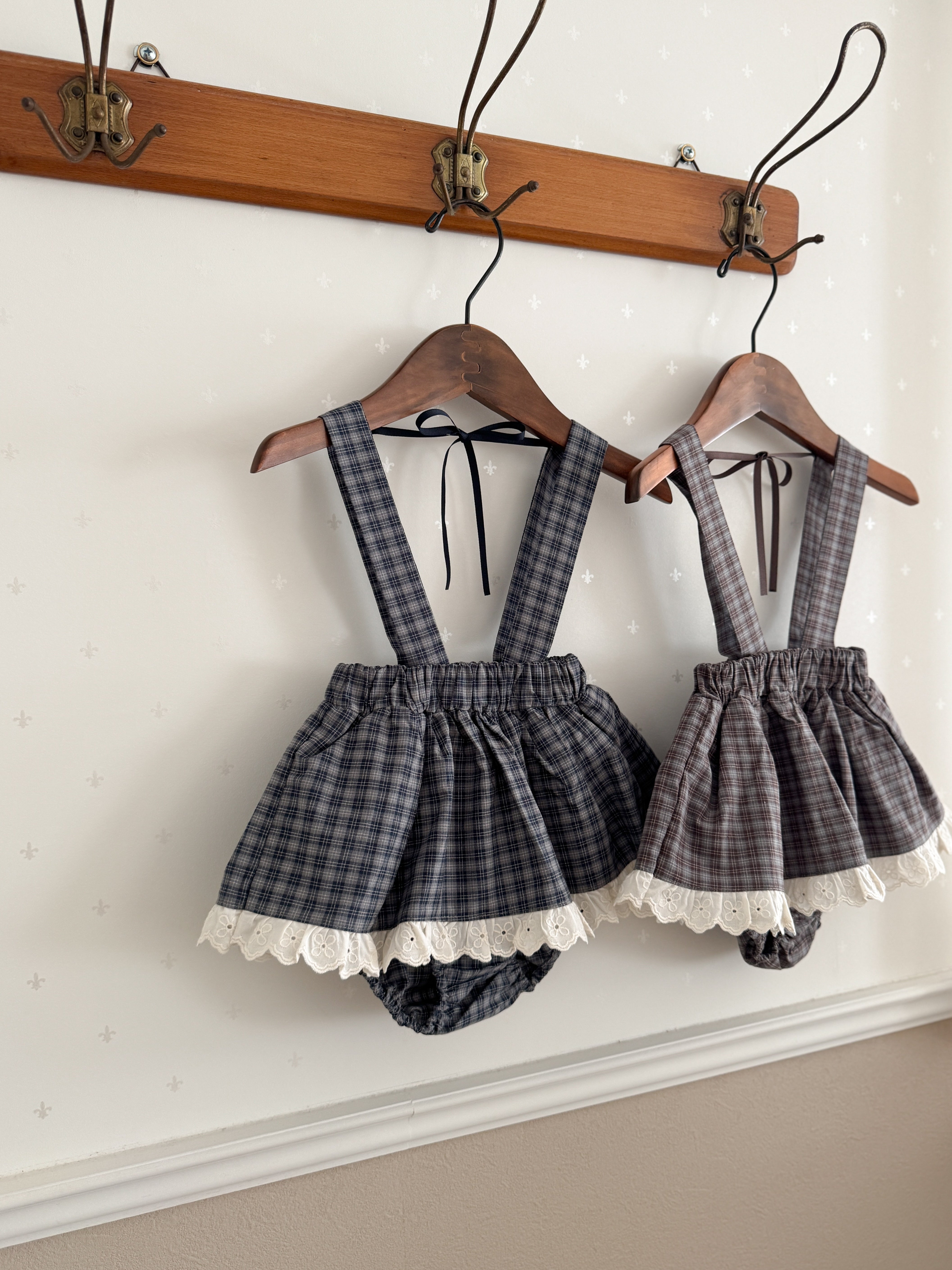 Odd check bloomer skirt