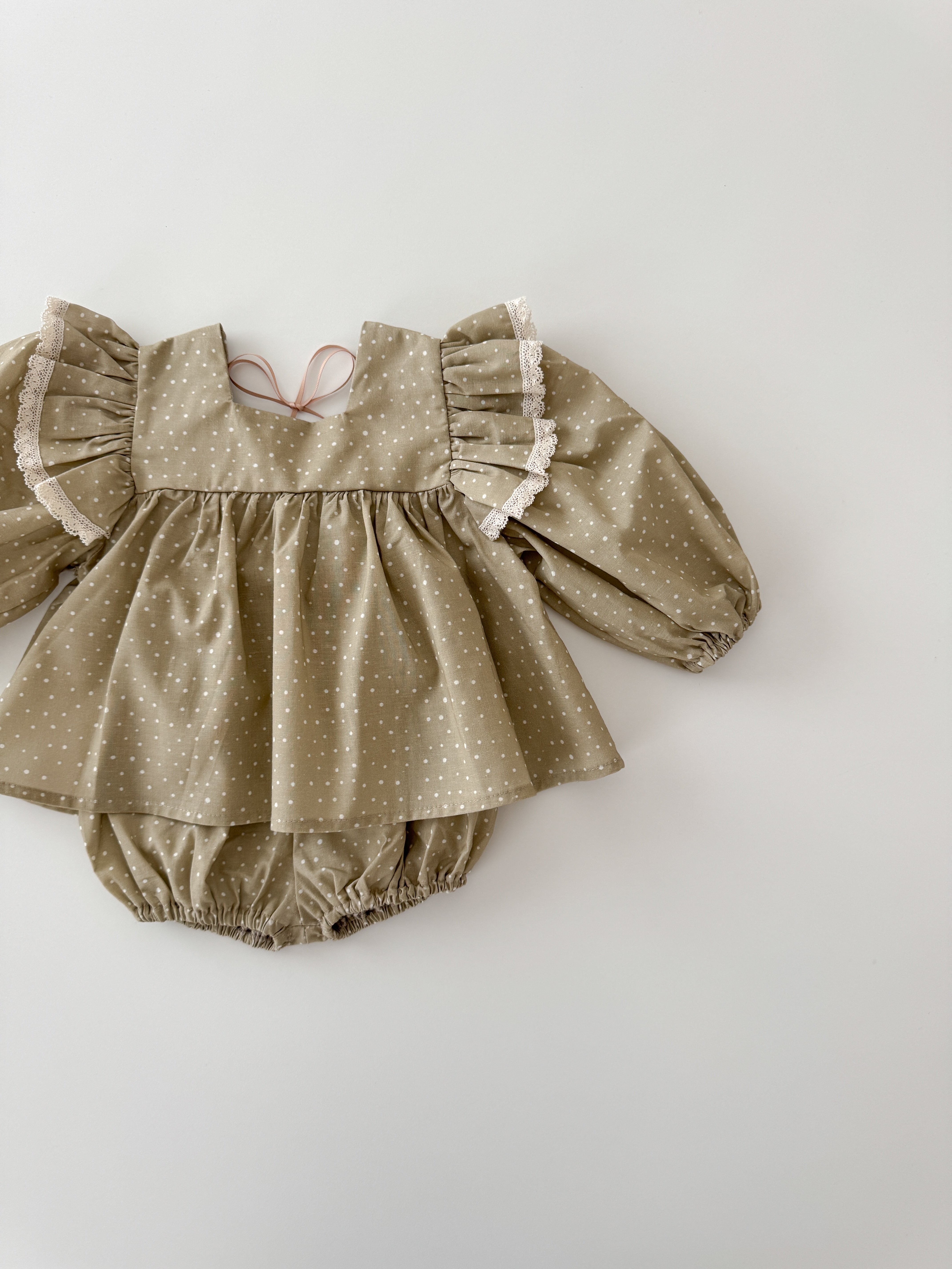 Dot frill blouse & bloomer set