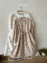 ［thelala］Embroidery one-piece (mom)