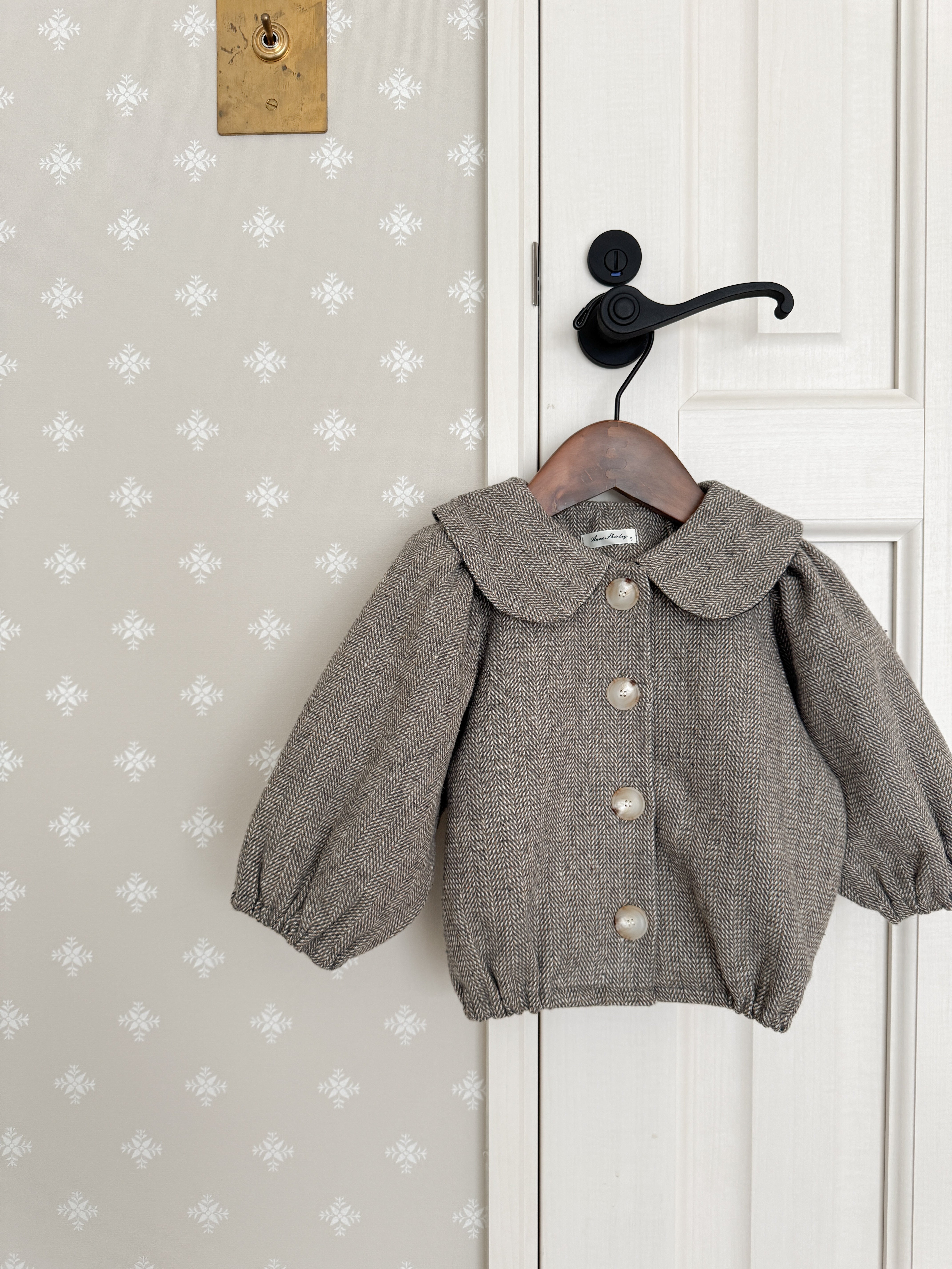 Peanut collar jacket