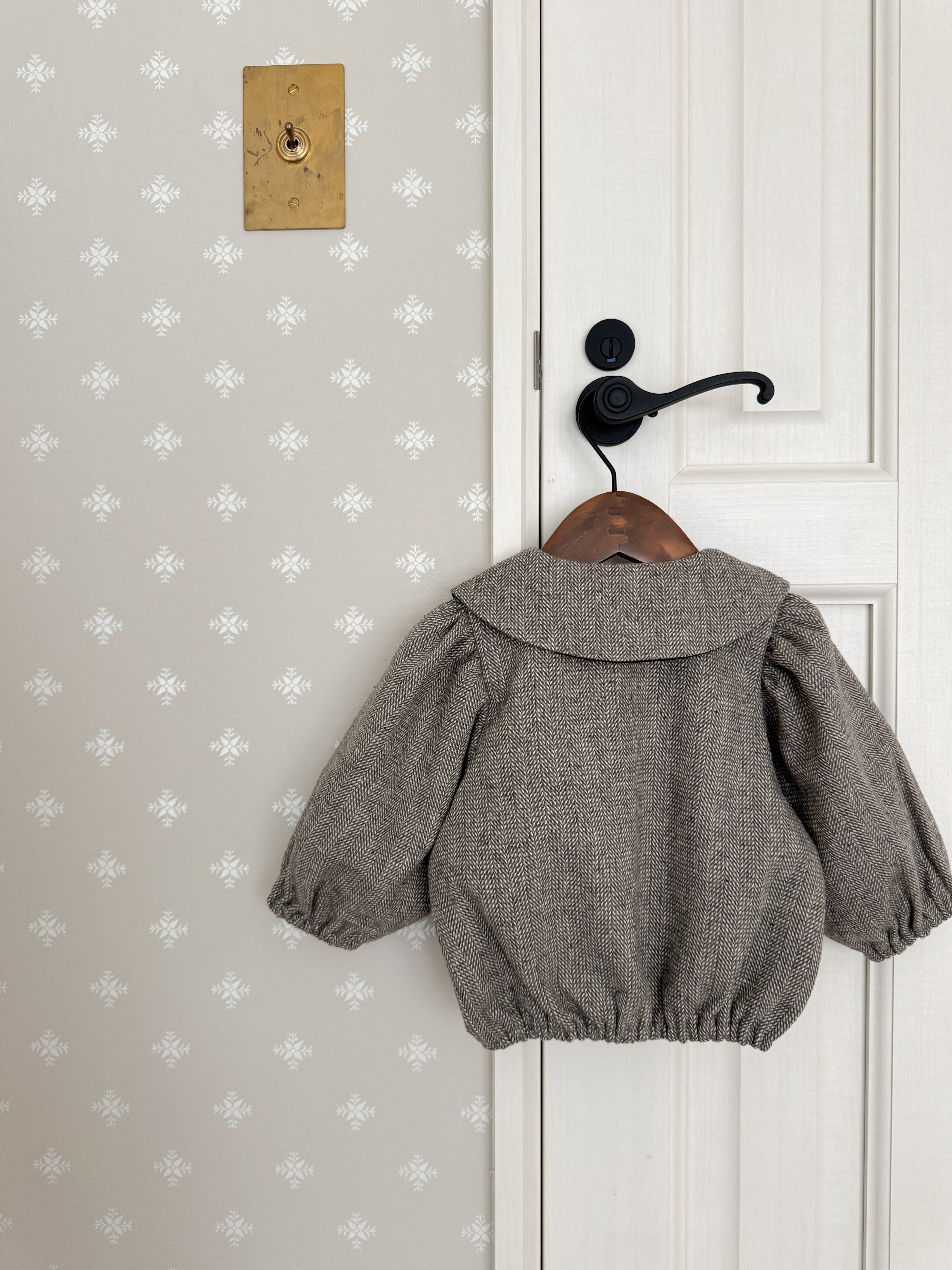 Peanut collar jacket