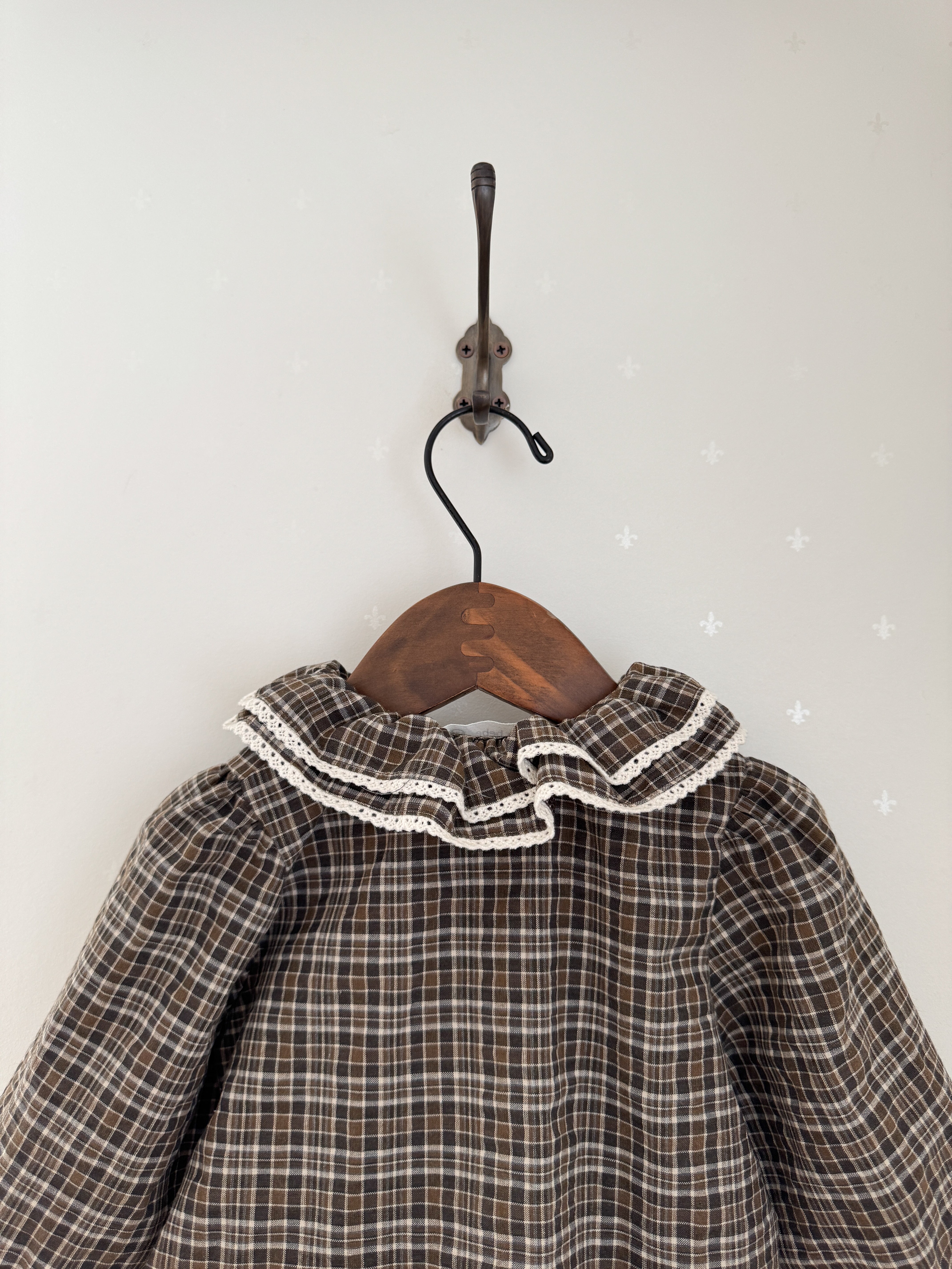 Petit check frill blouse