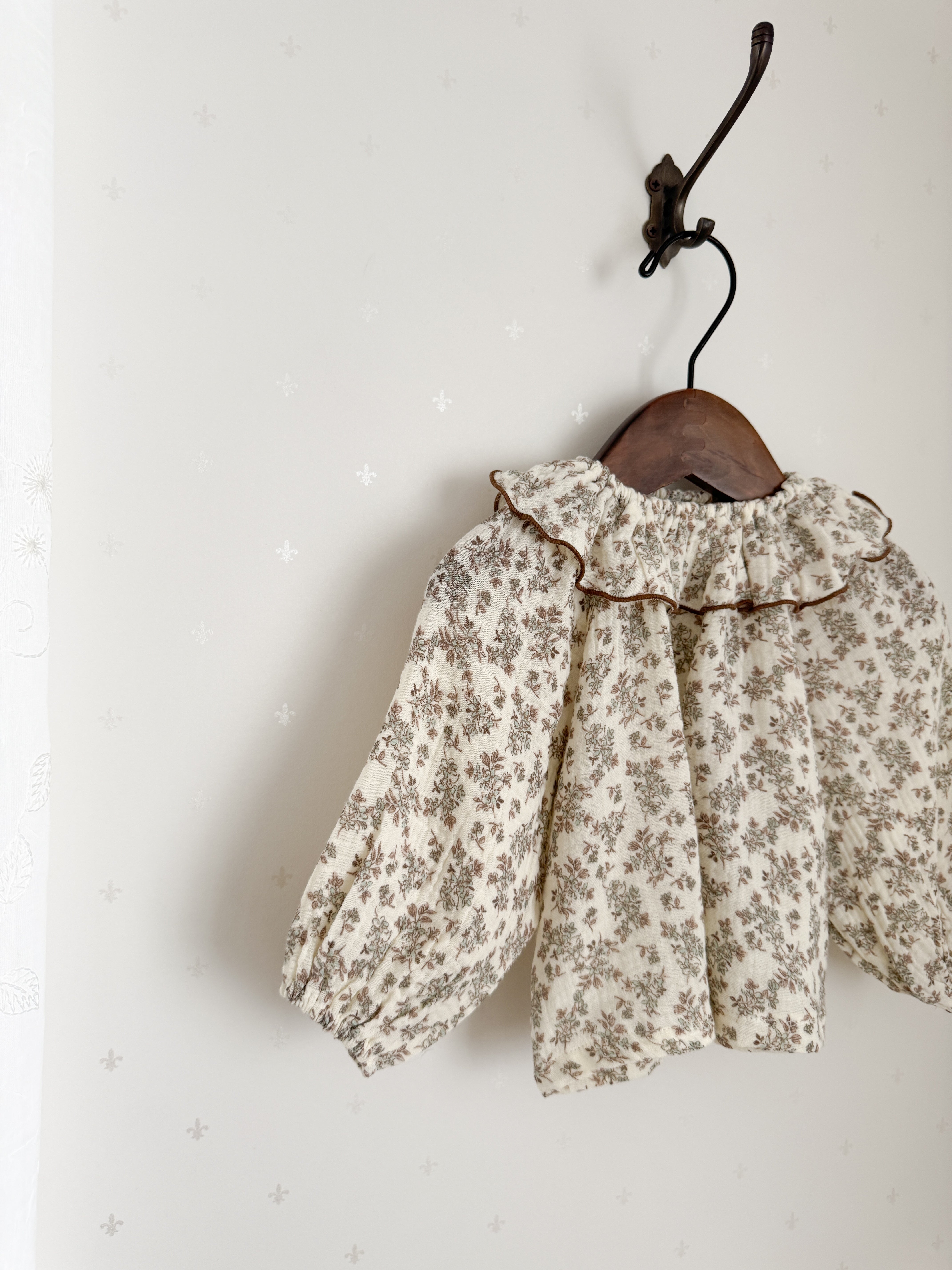 Arum garden blouse