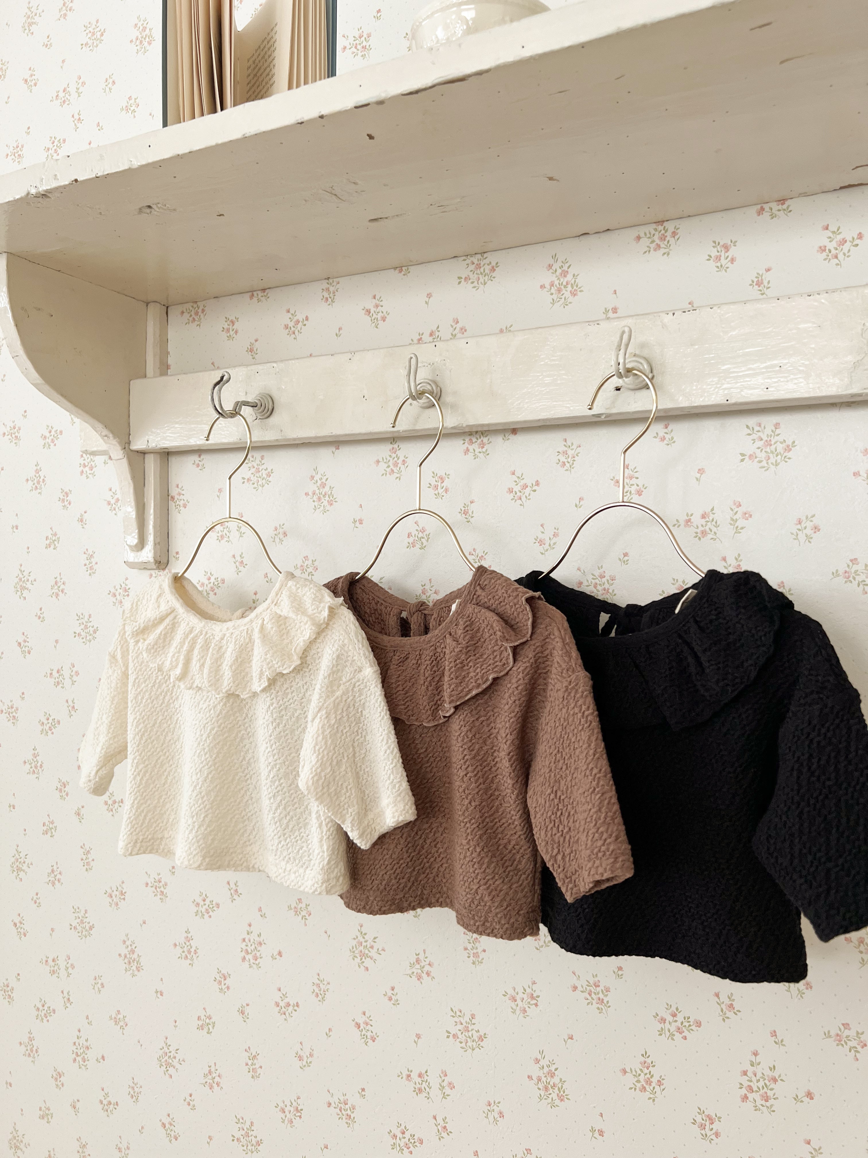 Emma ruffle bebe tops