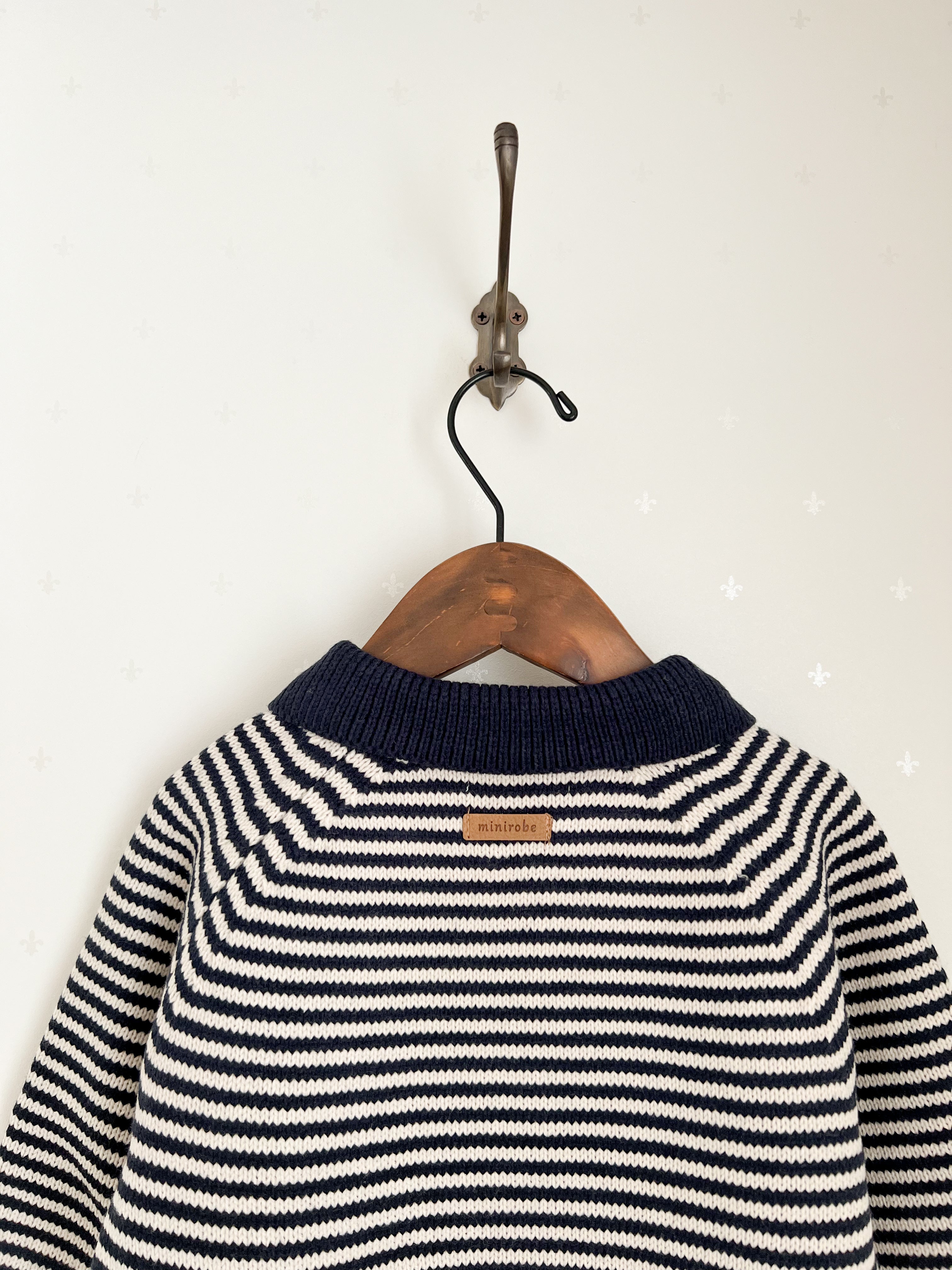 Collar colourway knit