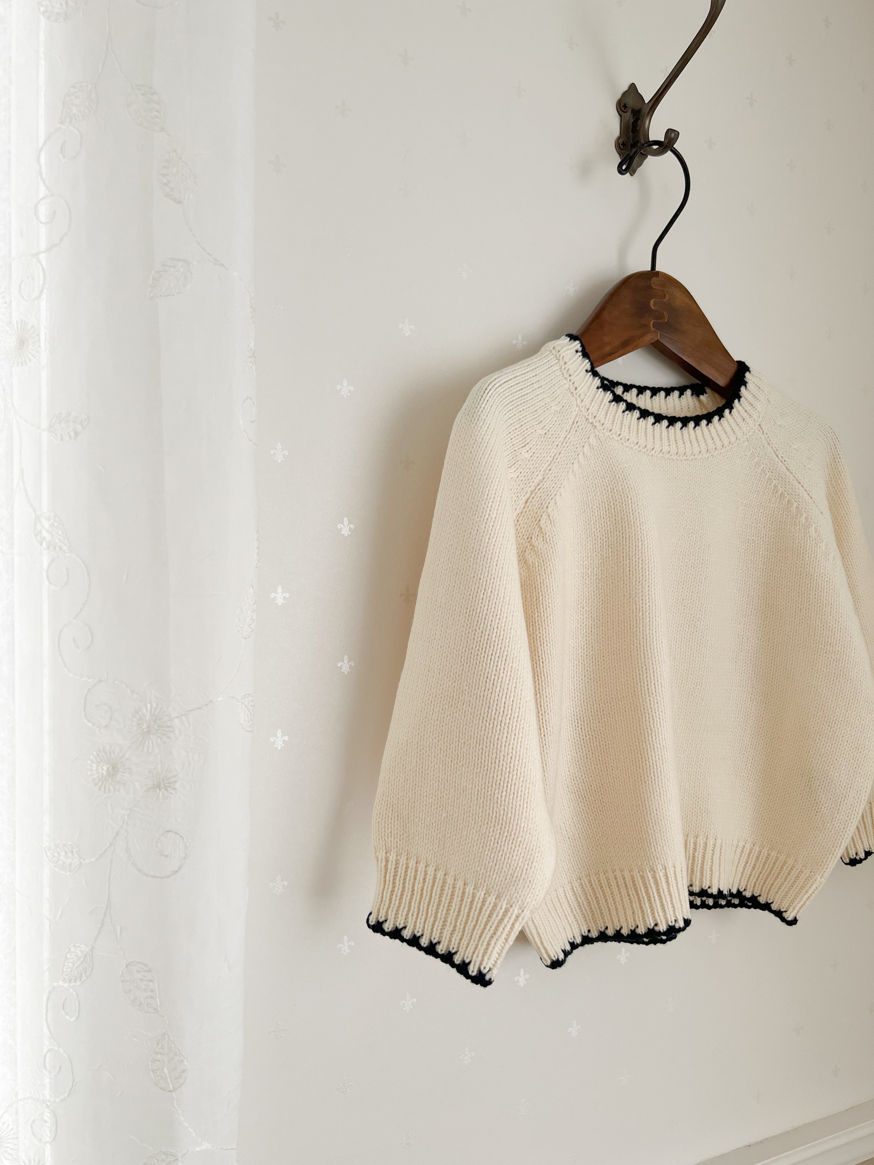 Mellow round knit