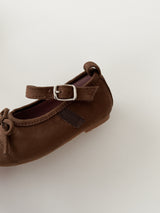 Suede ribbon strap shoes