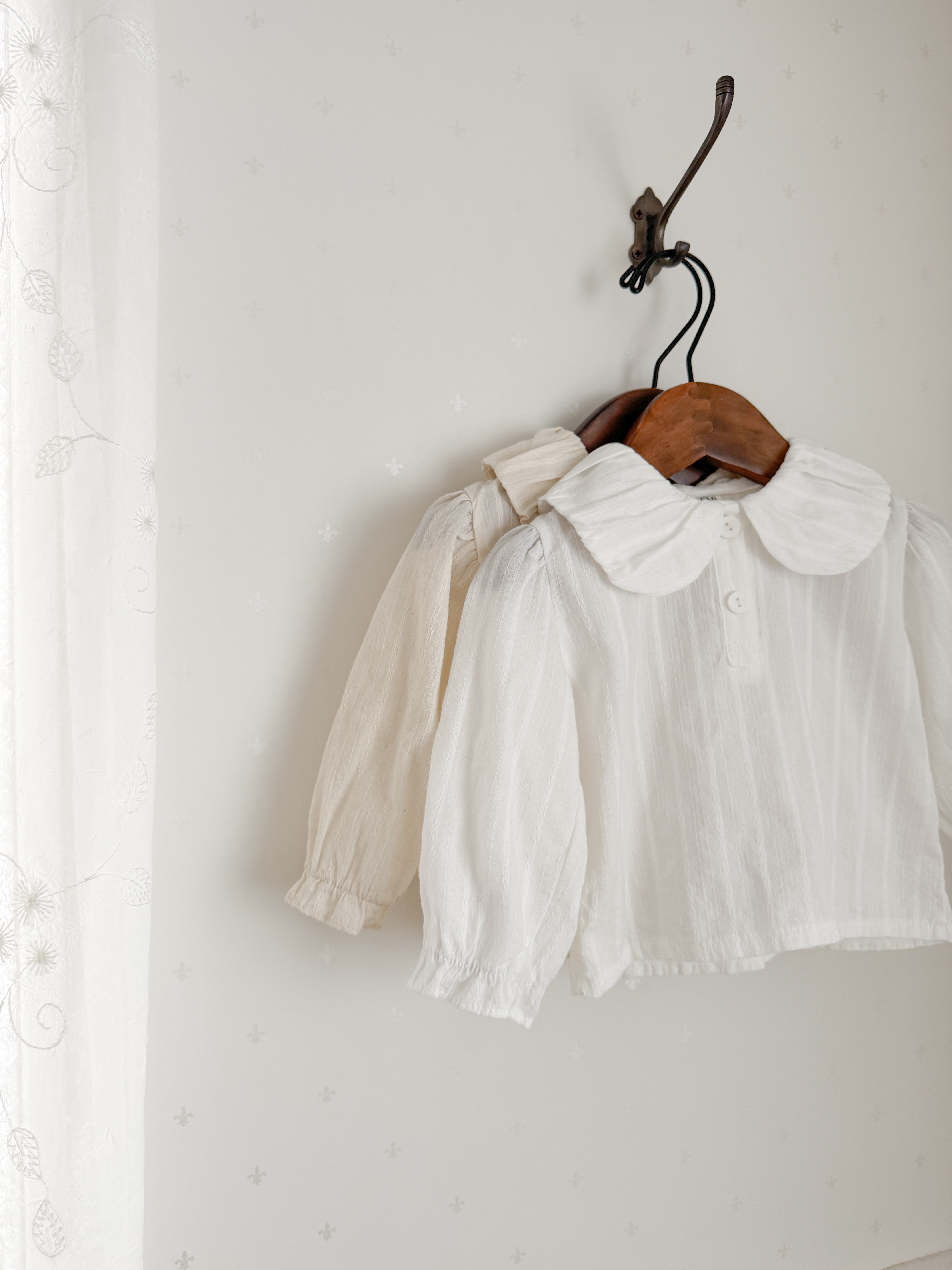 Bloom collar blouse