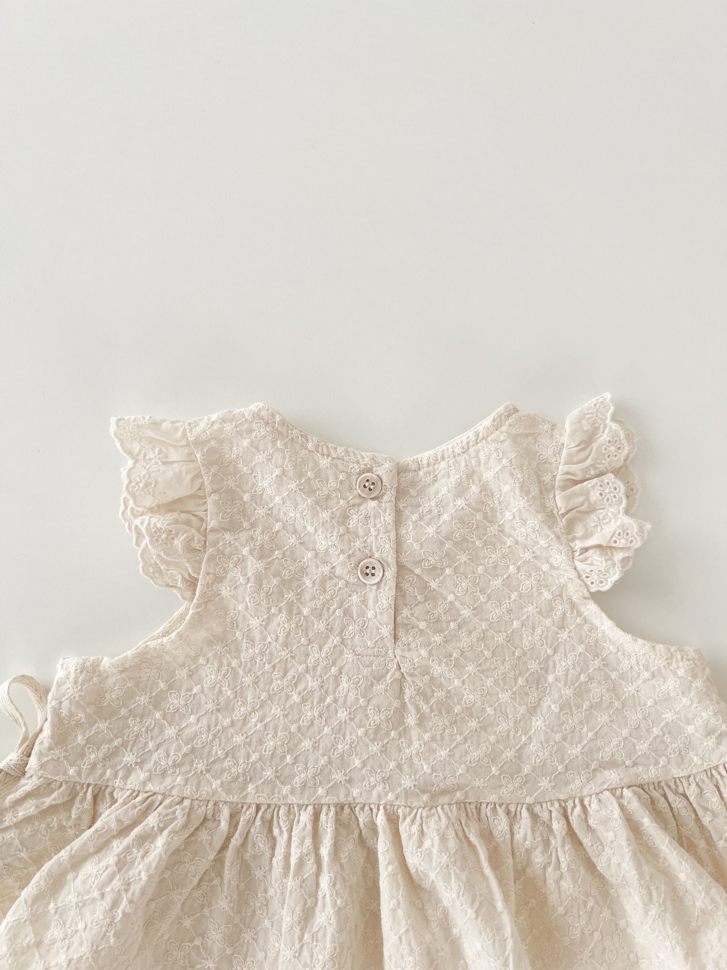 Lace frill bebe vest