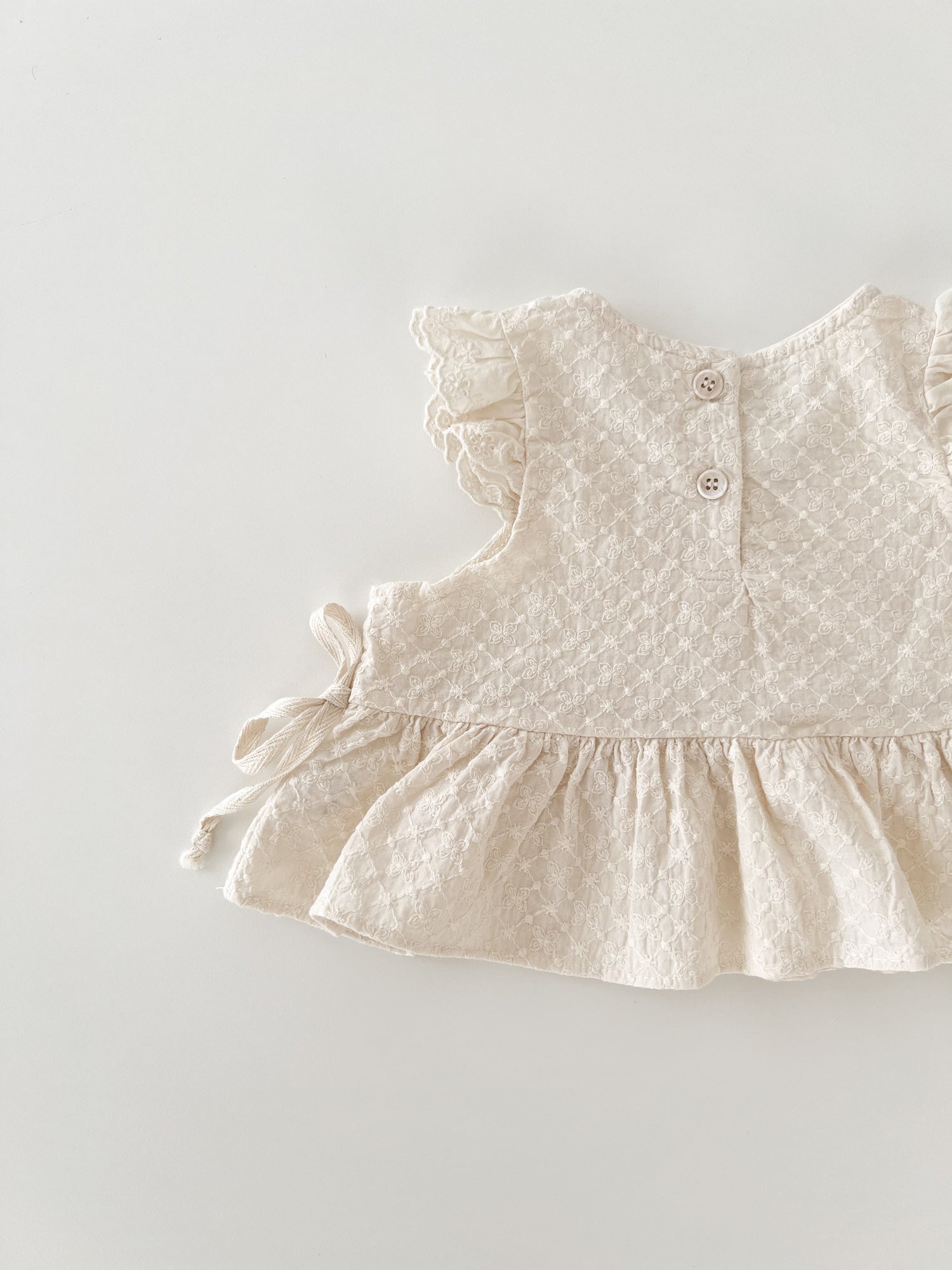 Lace frill bebe vest