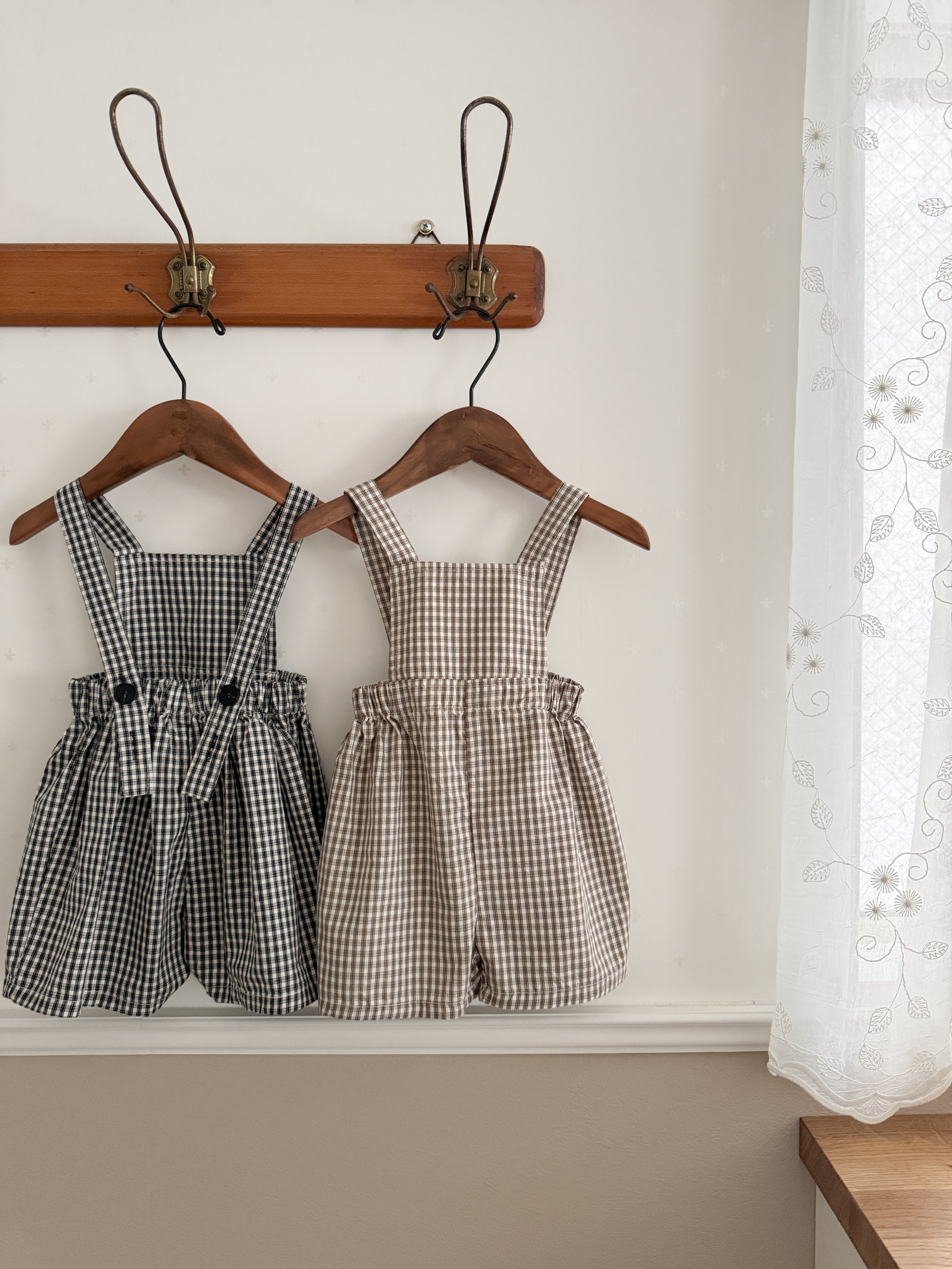 Mini check suspender pants