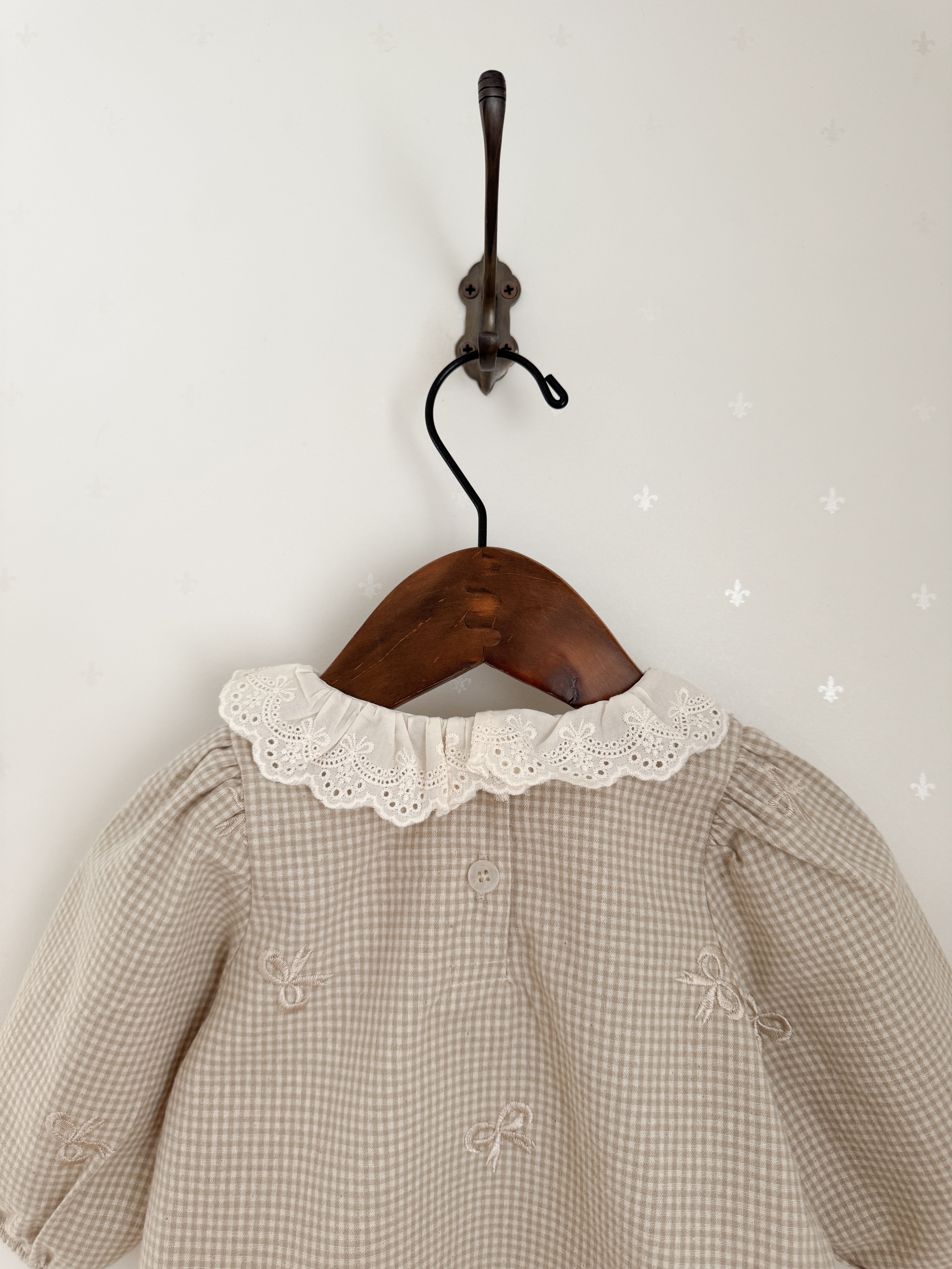 Susu lace check blouse