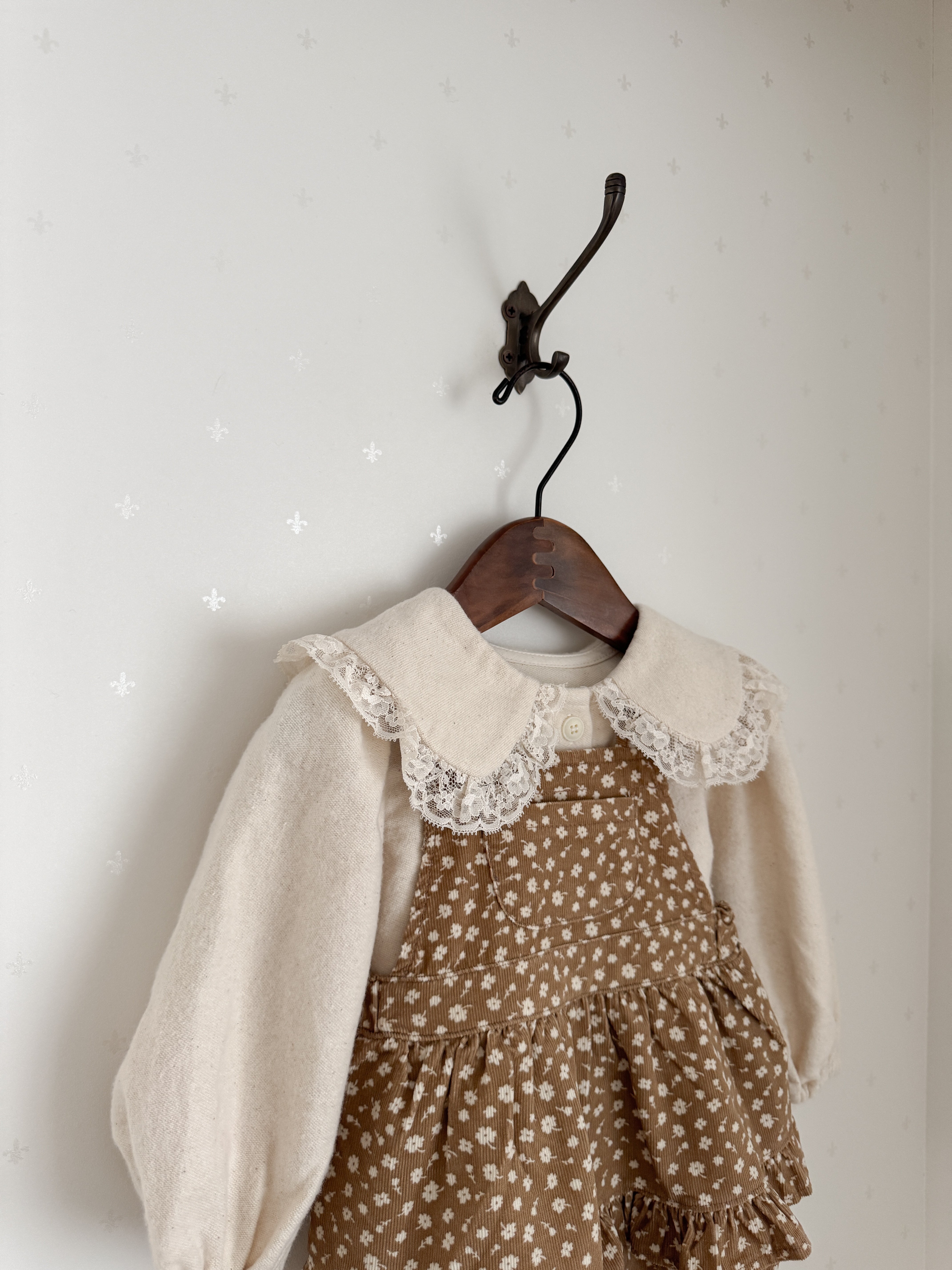 Bebe garden suspender suit