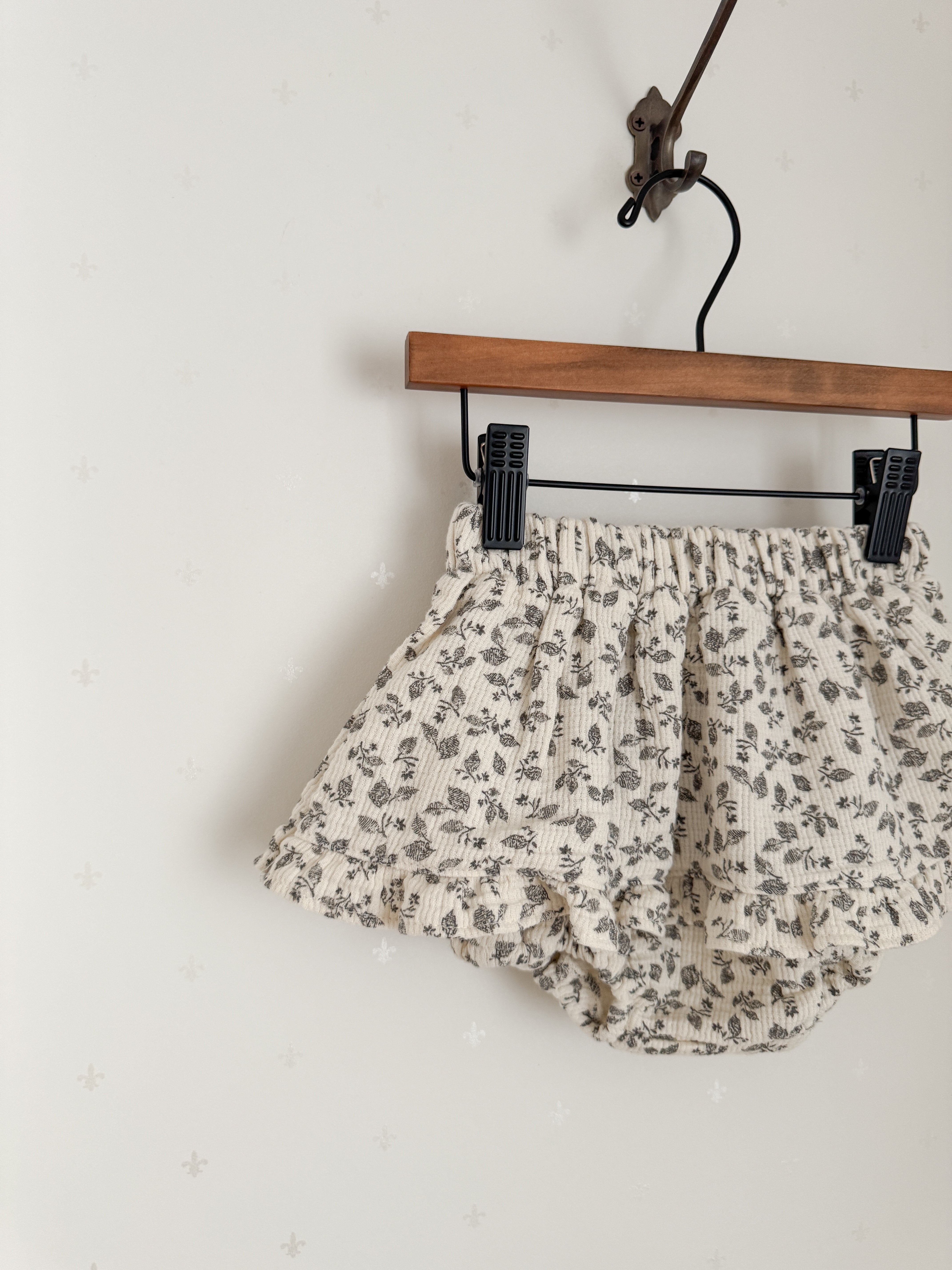 Leaf frill cancan skirt