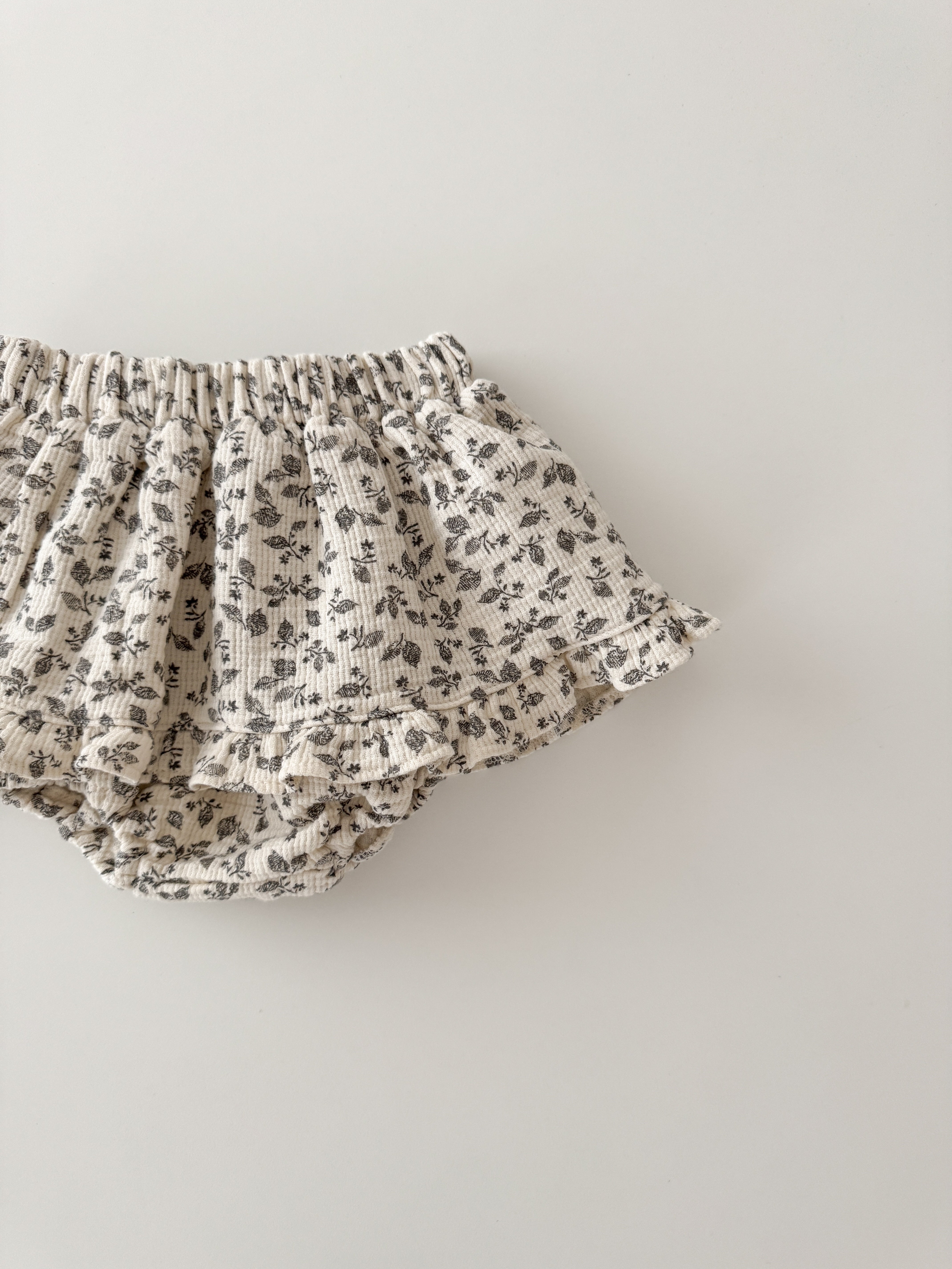 Leaf frill cancan skirt