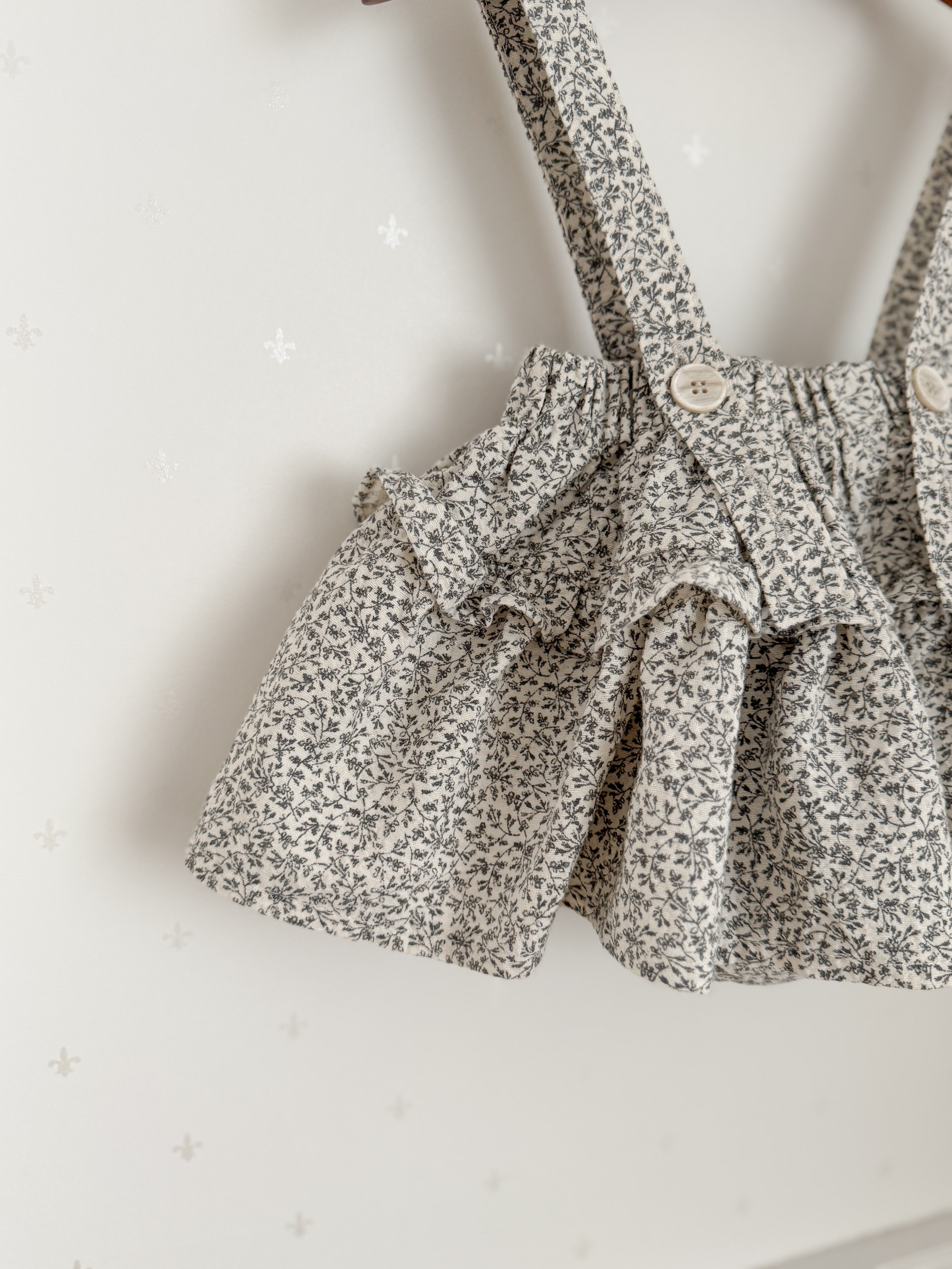 Dobby frill suspender skirt