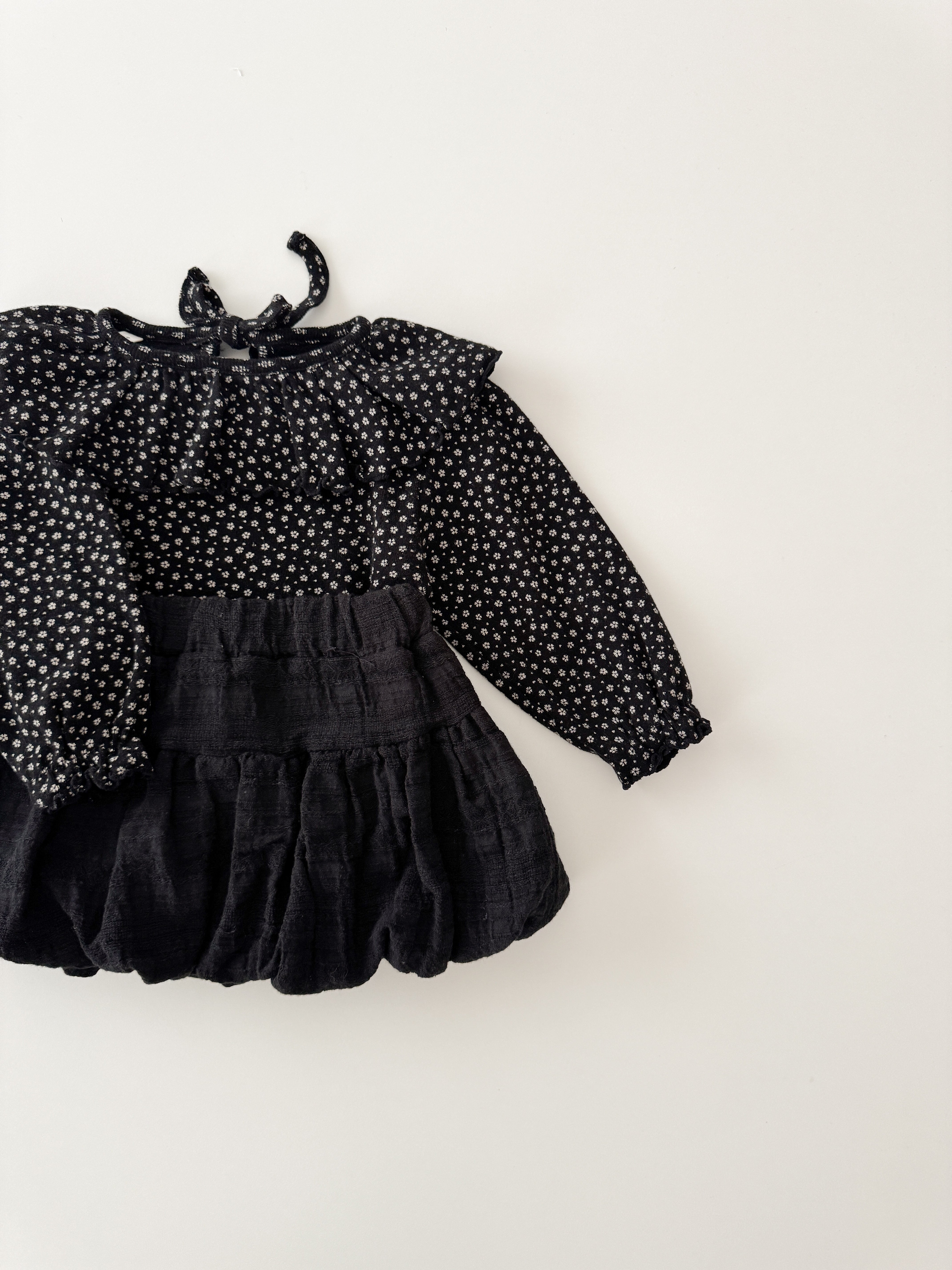 Dia flower frill collar tops