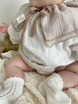 Ruffle bib set