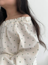 Dot shirring blouse