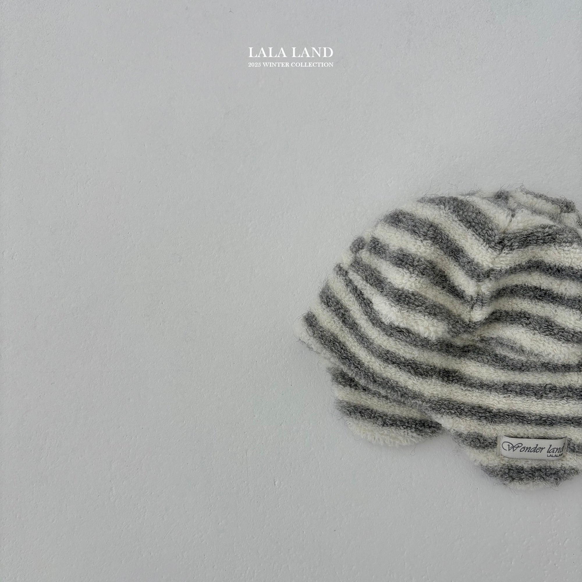 ［Lala land］Stripe ear flap beanie