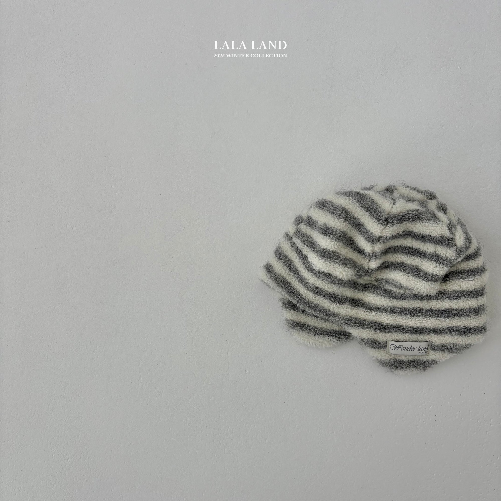 ［Lala land］Stripe ear flap beanie