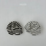 ［Lala land］Stripe ear flap beanie