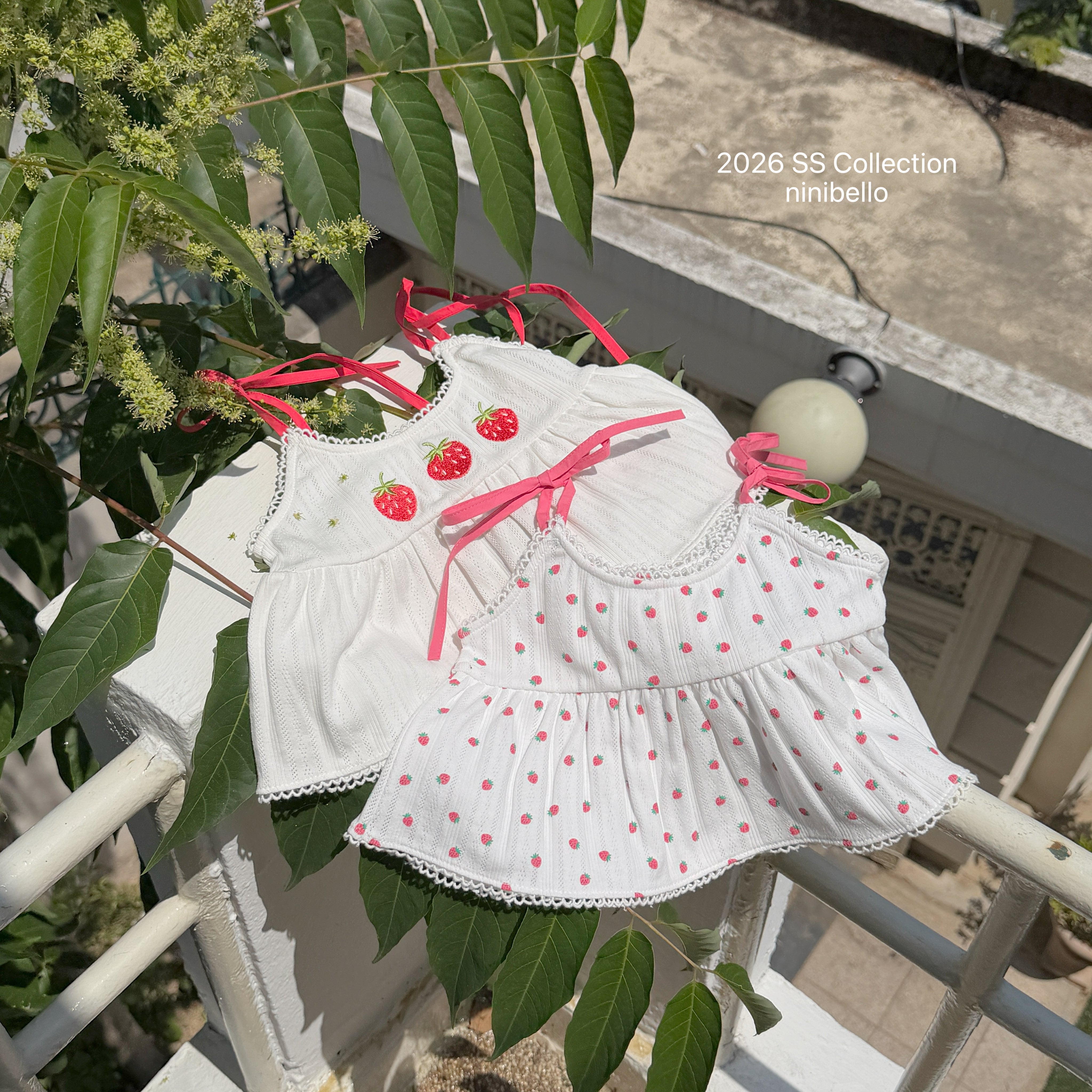 ［ninibello］Berry eyelet camisole blouse