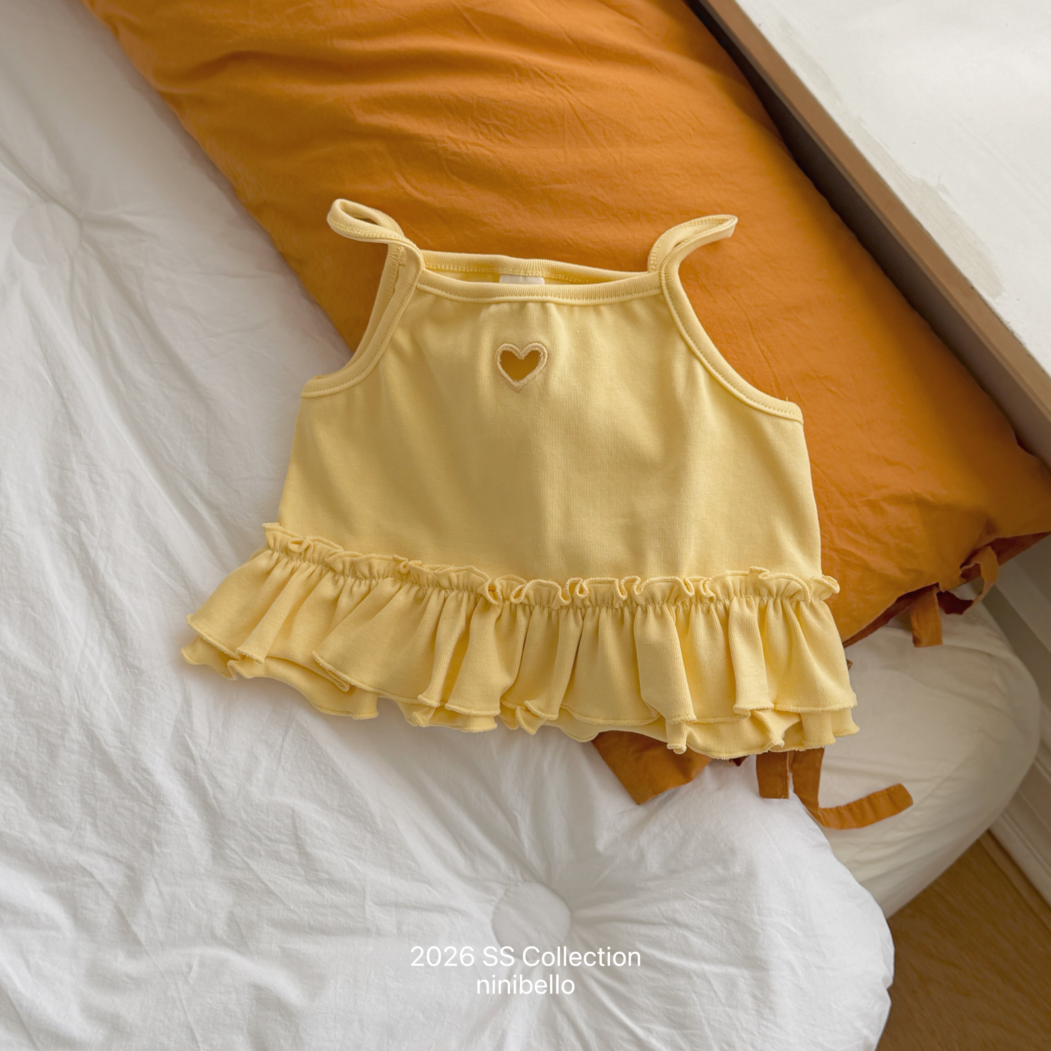 ［ninibello］Joy heart punching frill camisole
