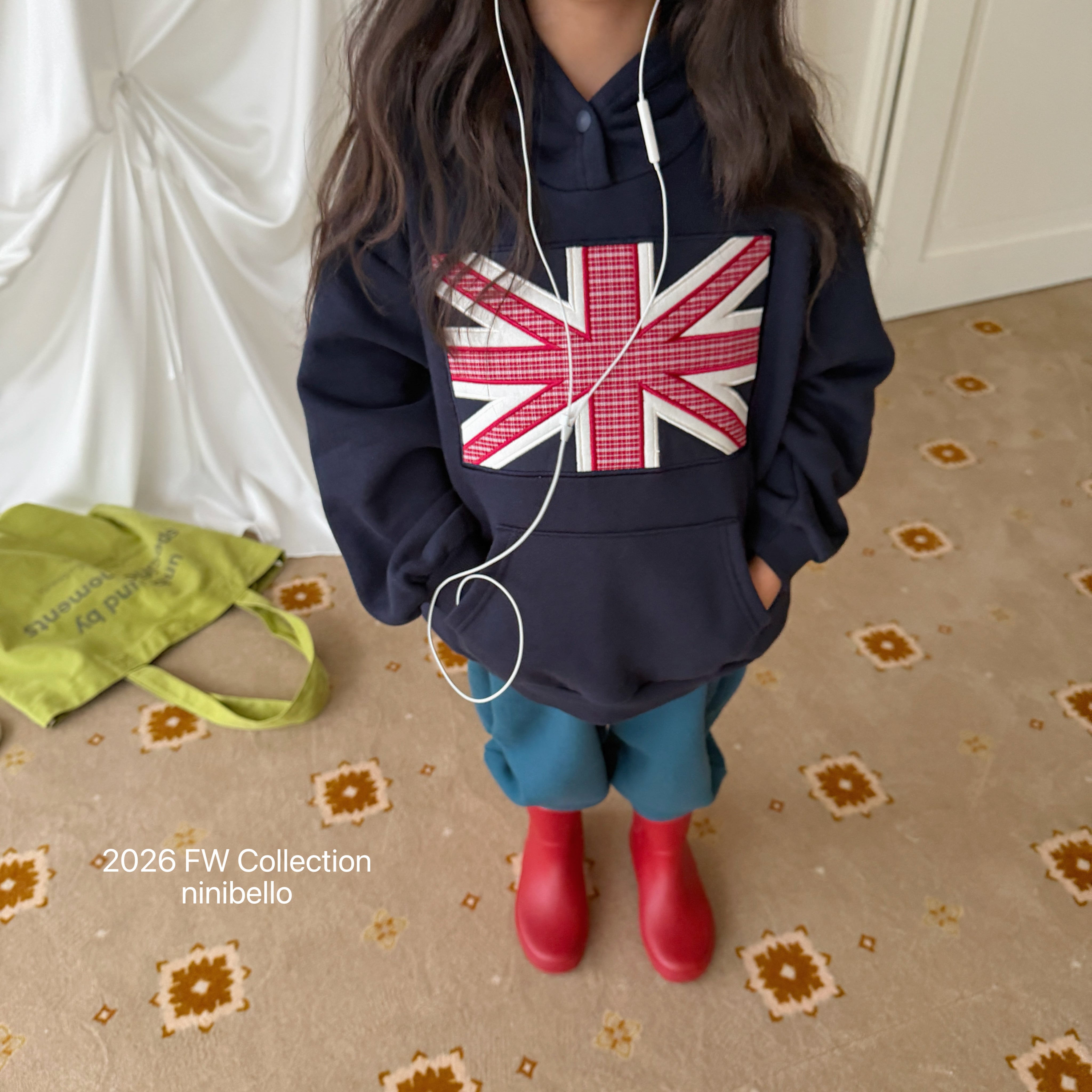 ［ninibello］London patch hoodie