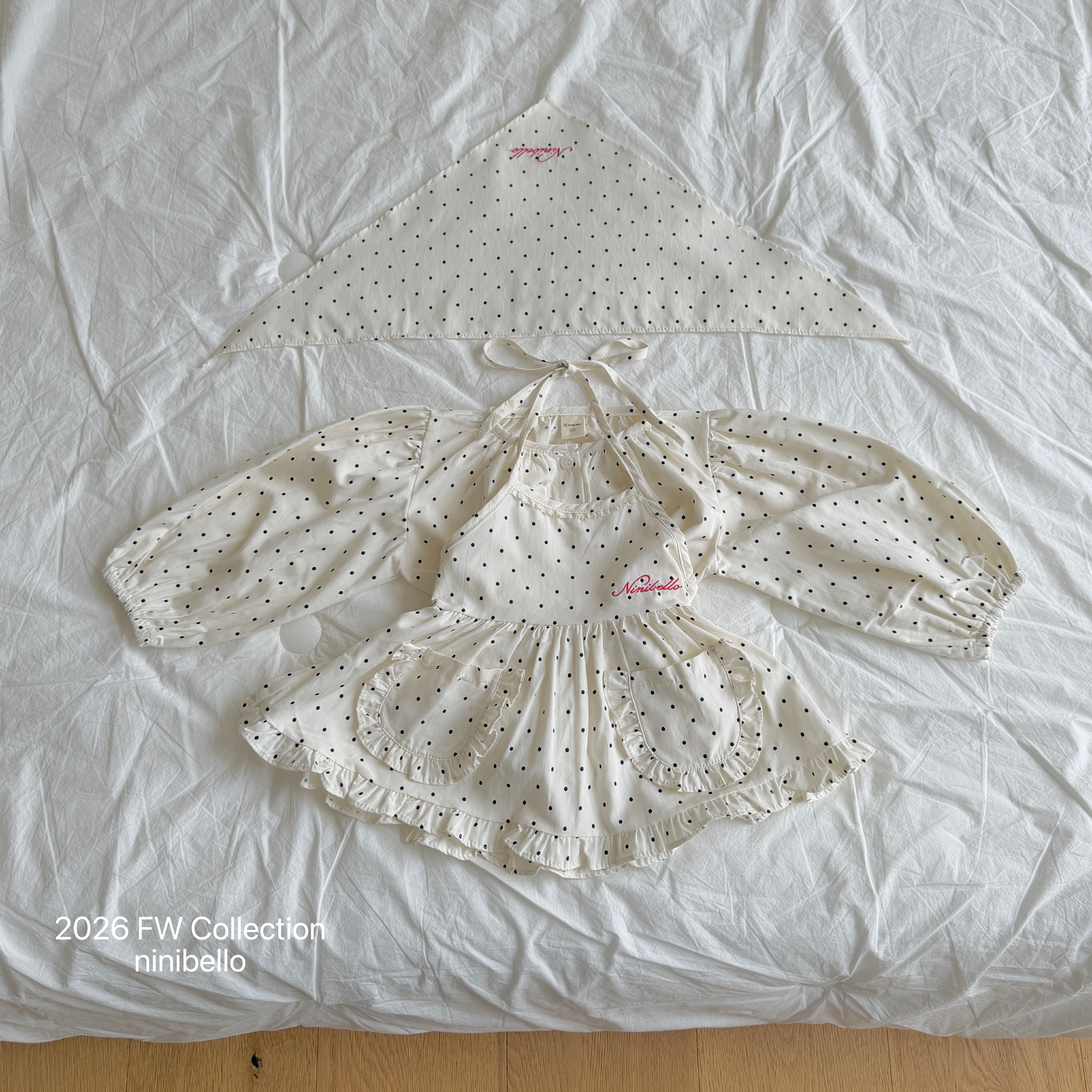 ［ninibello］Hazel apron one-piece