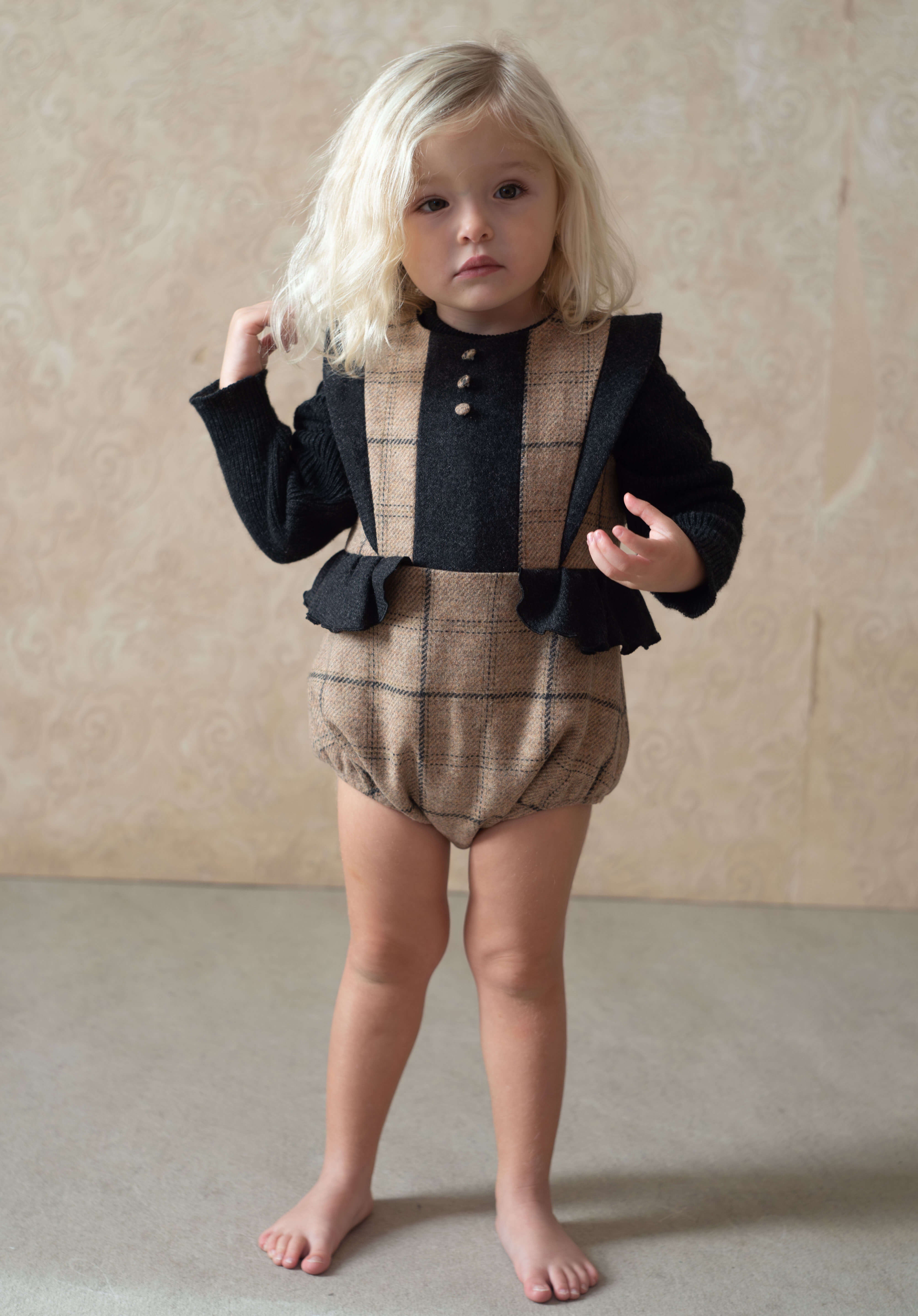 ［Popelin］Woollen romper suit with frill / Mod.3.1 Beige plaid