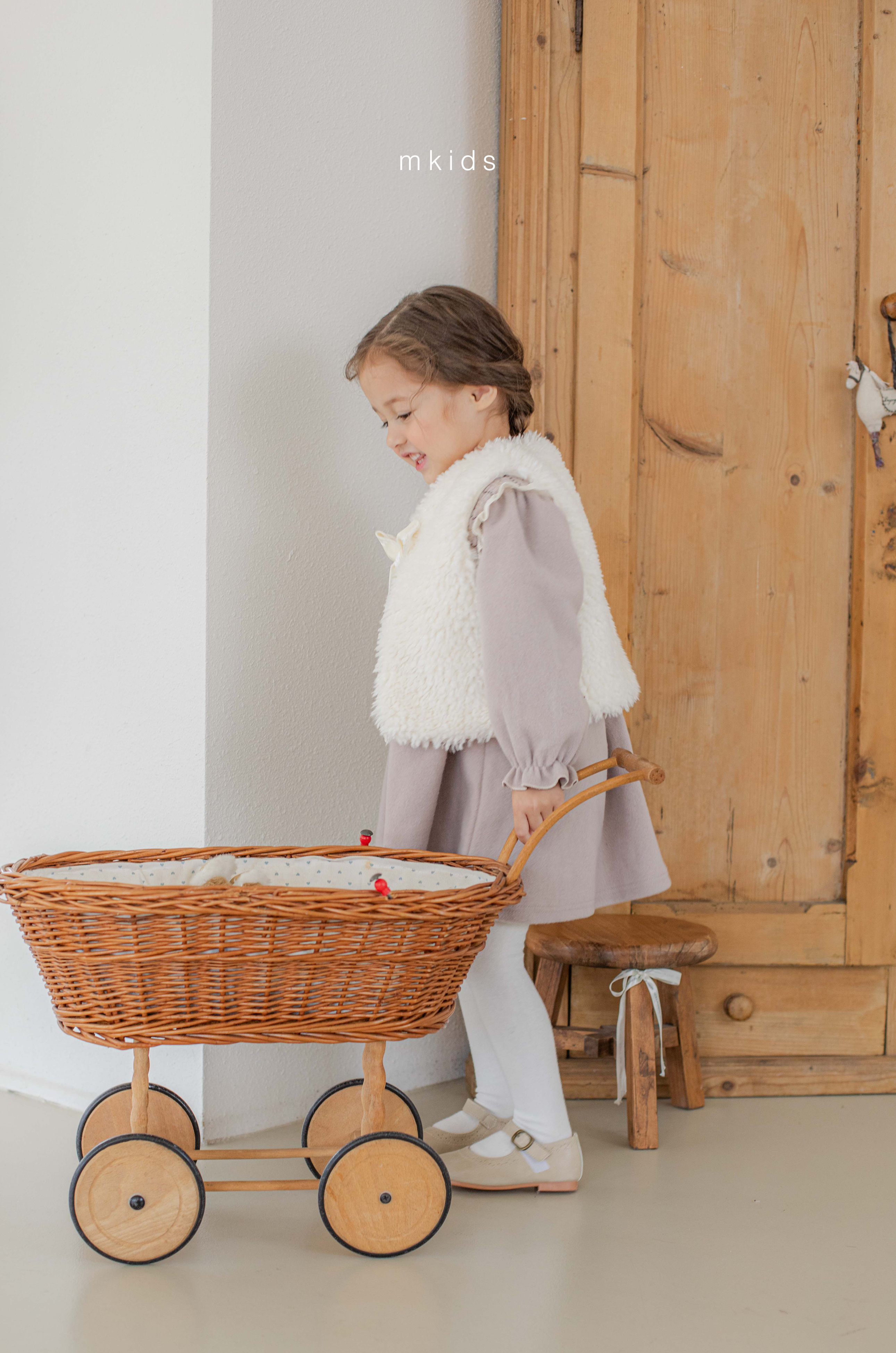 ［mkids］Ribbon fur vest