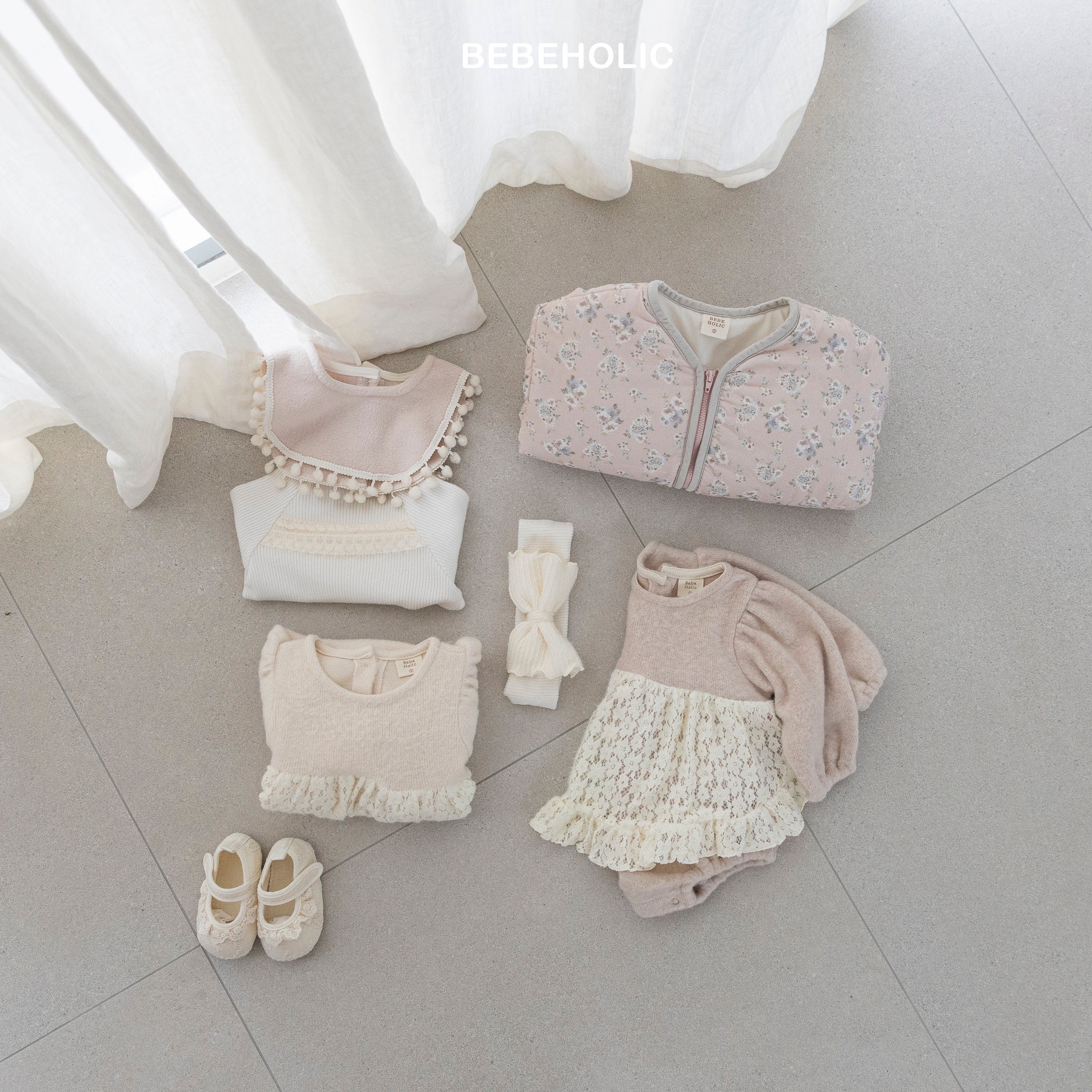 ［bebe holic］Via apron frill rompers