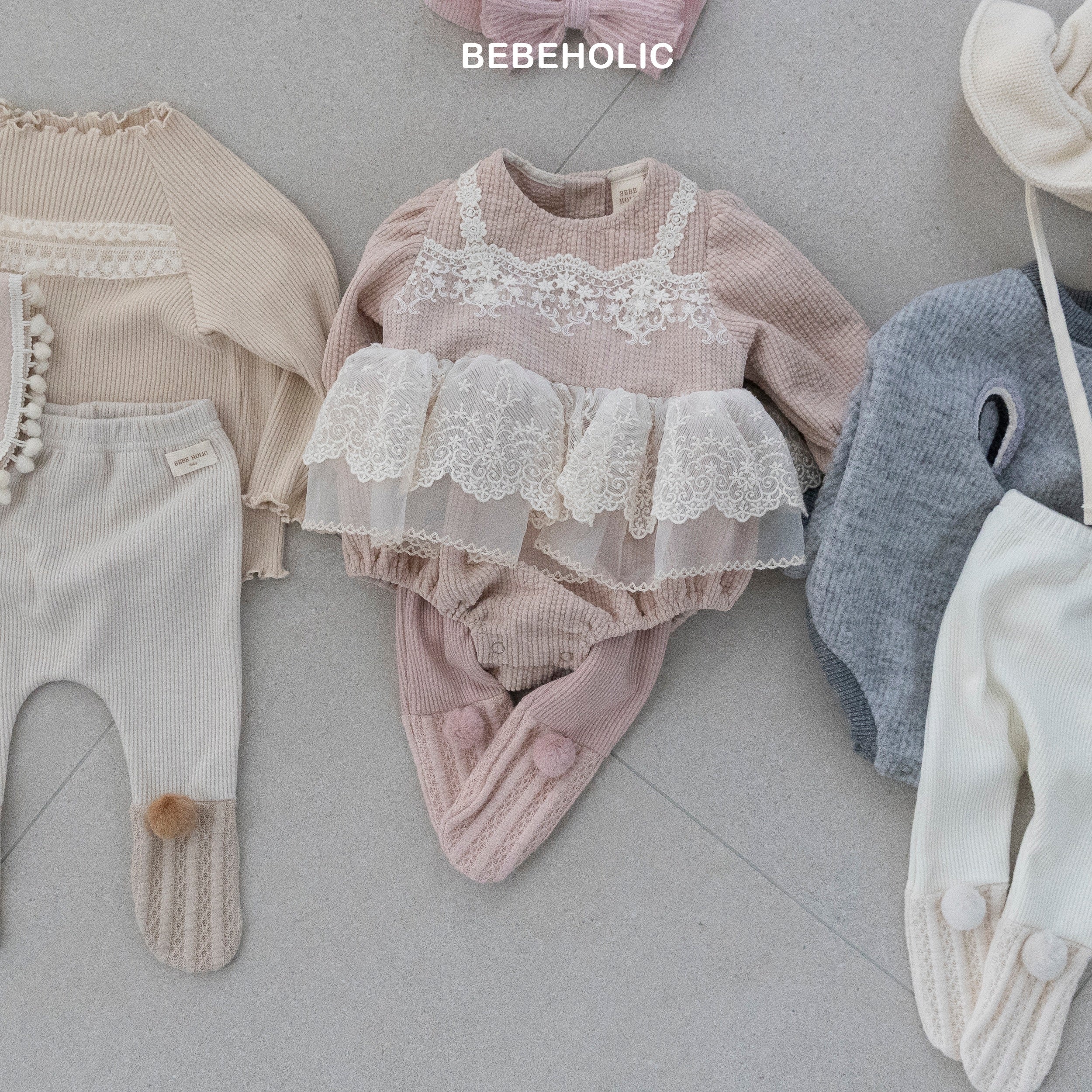 ［bebe holic］Pompom foot leggings