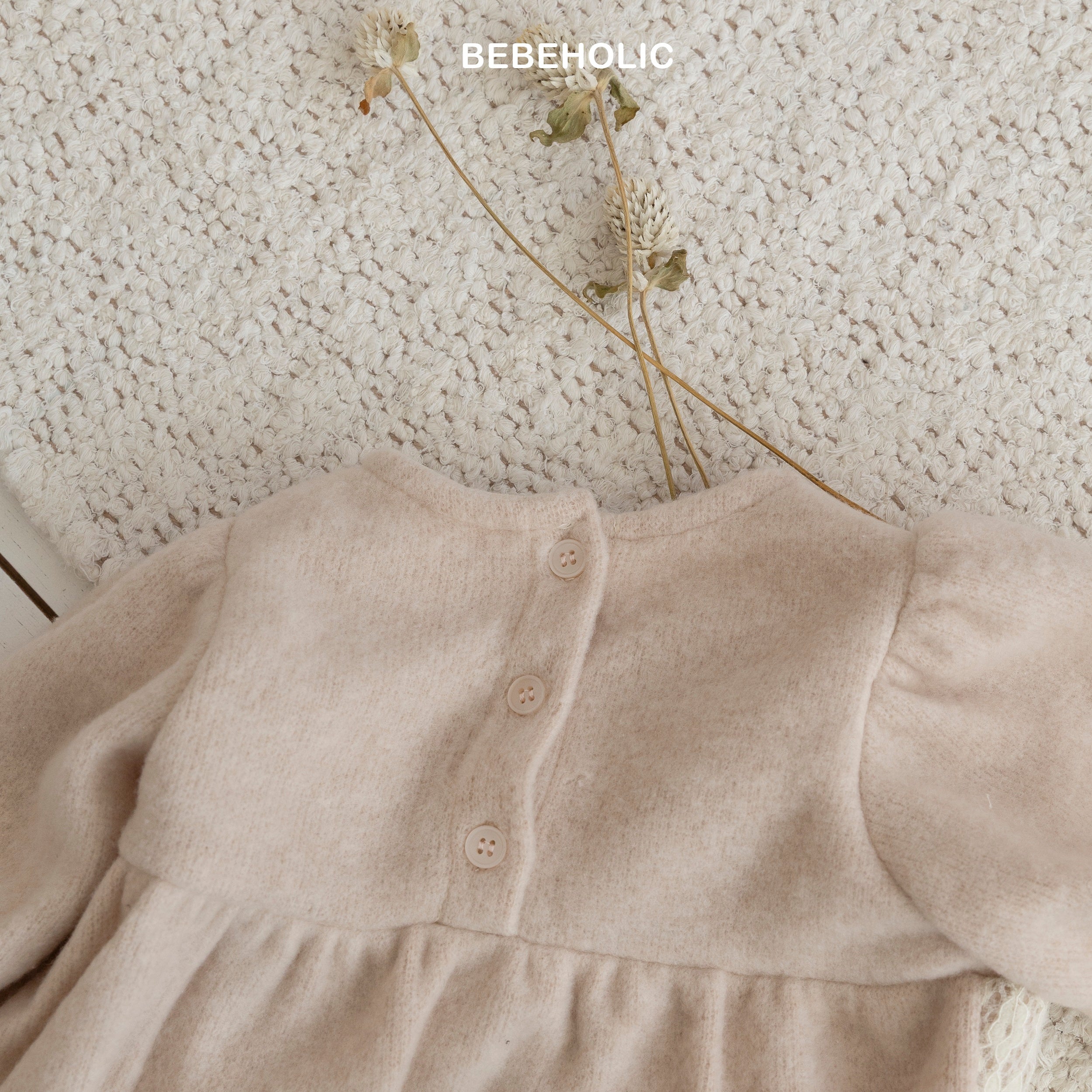 ［bebe holic］Via apron frill rompers