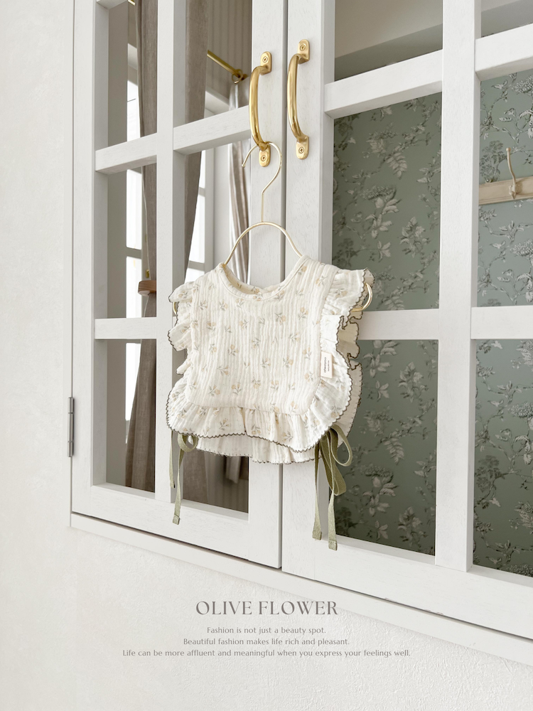 Frill bib vest