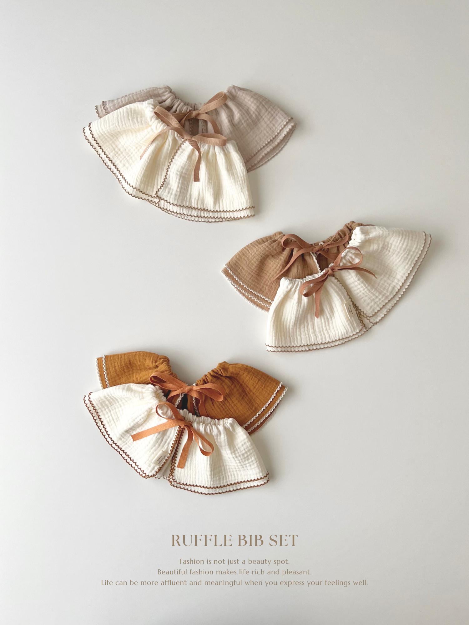 Ruffle bib set