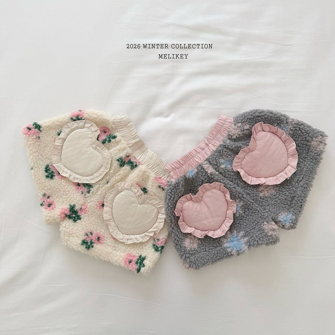 [Melikey] Heart flower boa shorts