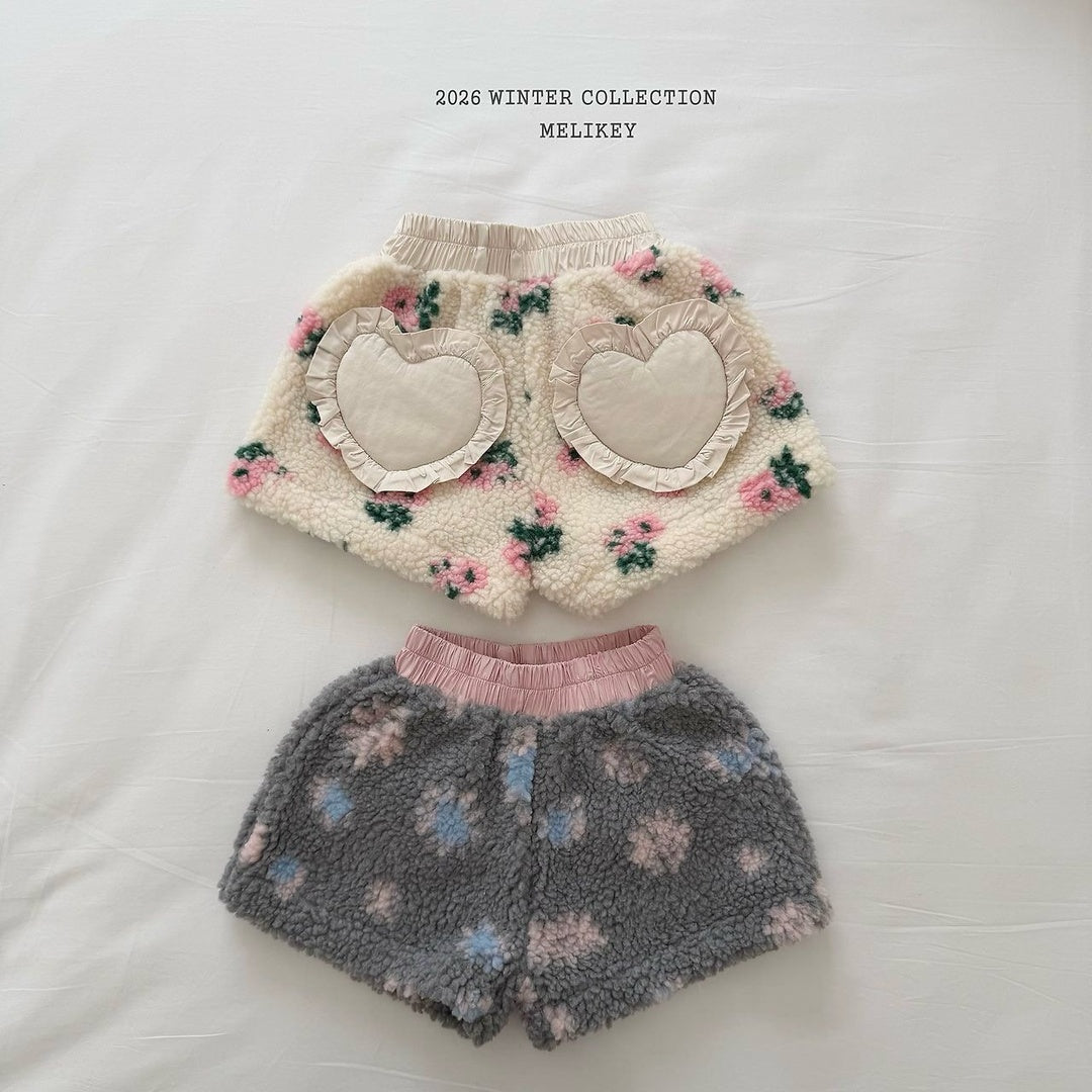 [Melikey] Heart flower boa shorts