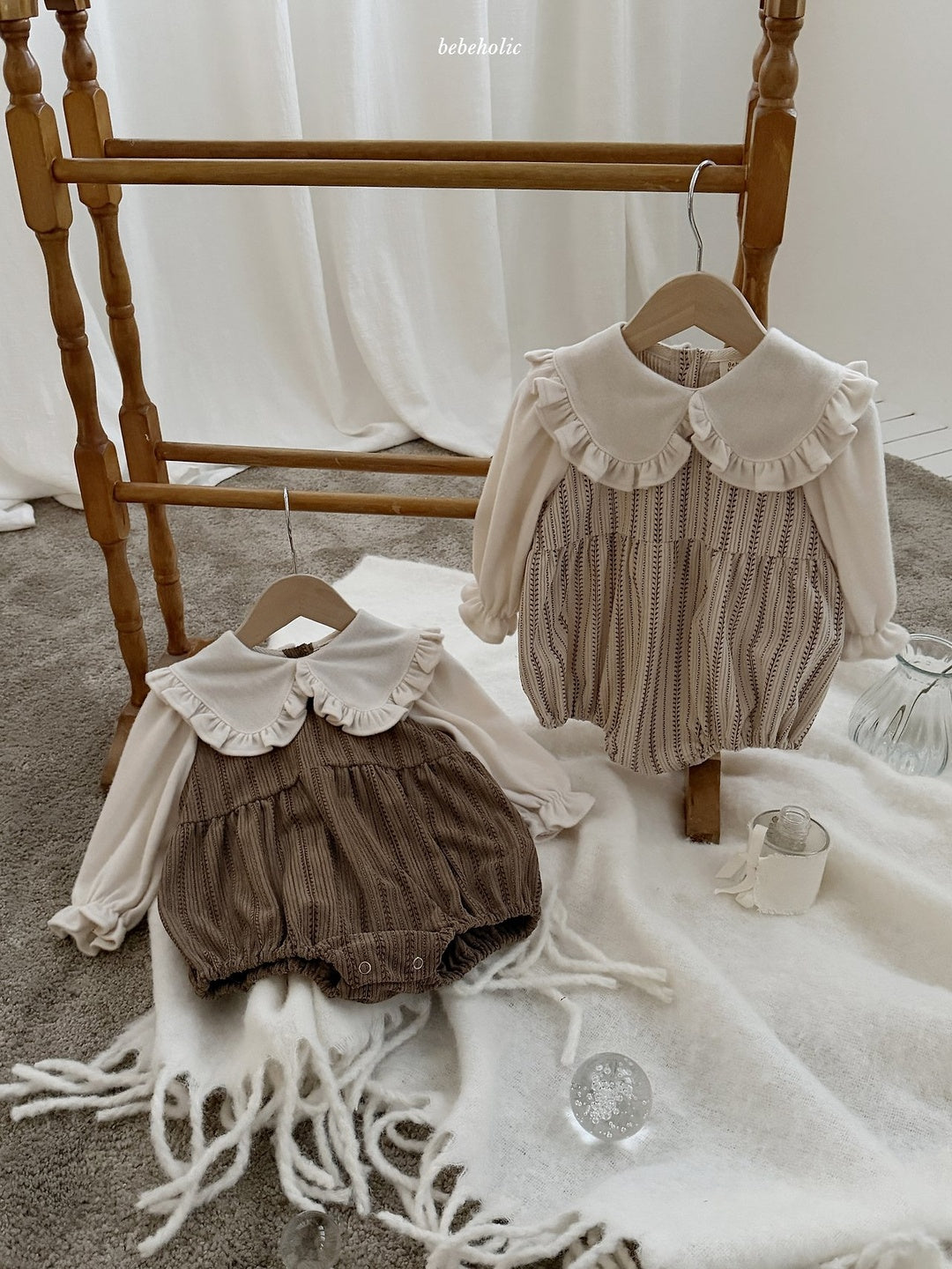 [bebeholic] Lip frill collar rompers