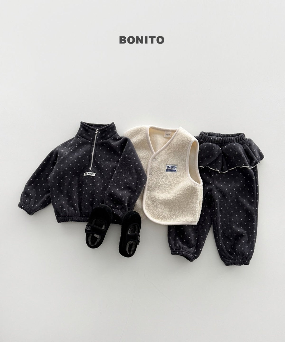 [BONITO] Dot frill half zip set
