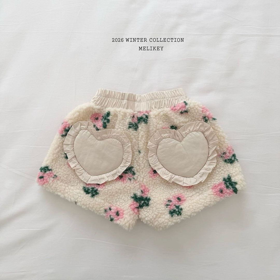 [Melikey] Heart flower boa shorts