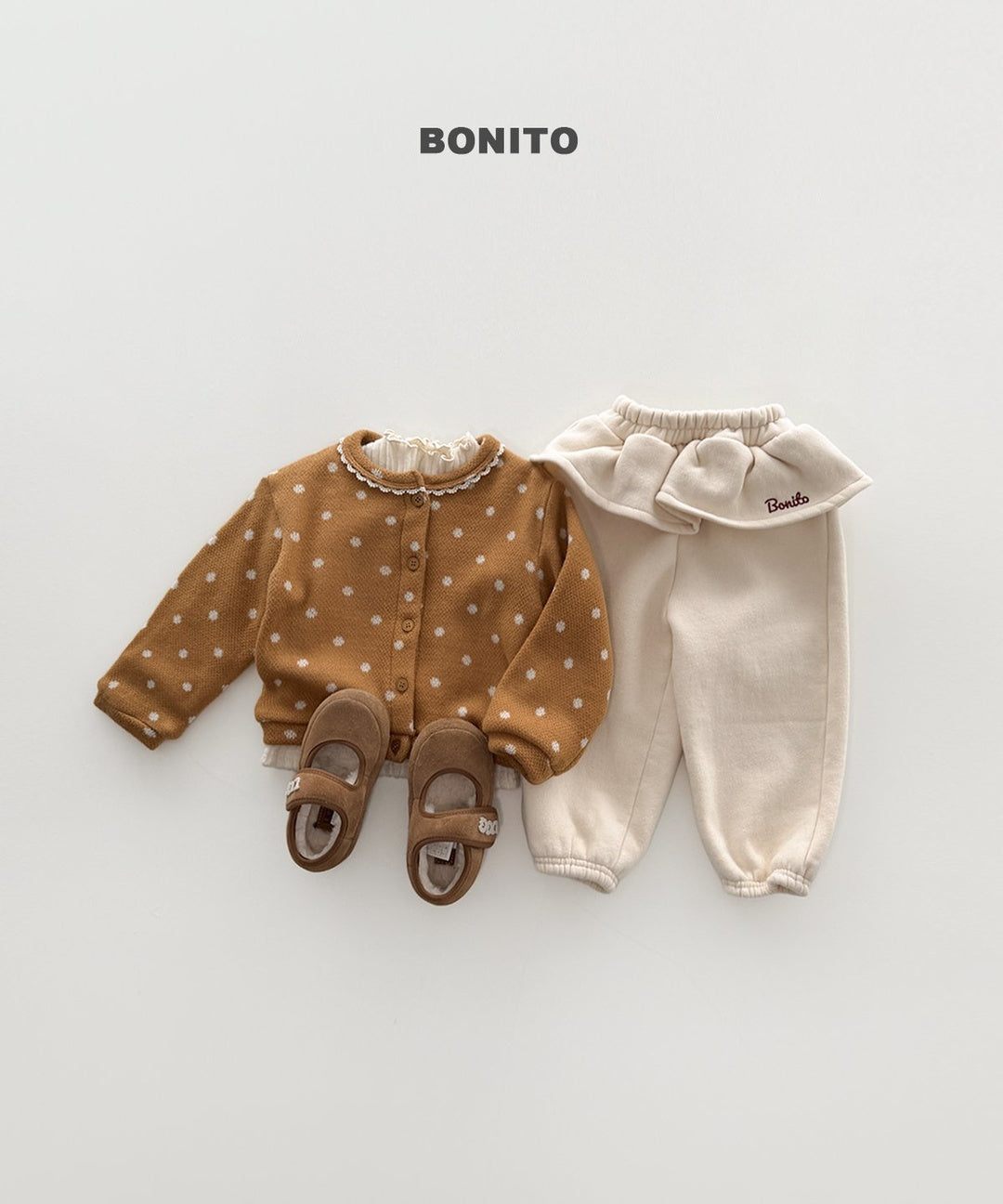 [BONITO] Frill embroidered jogger pants