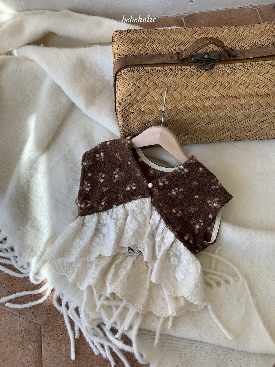 [bebeholic] Elsa flower lace vest