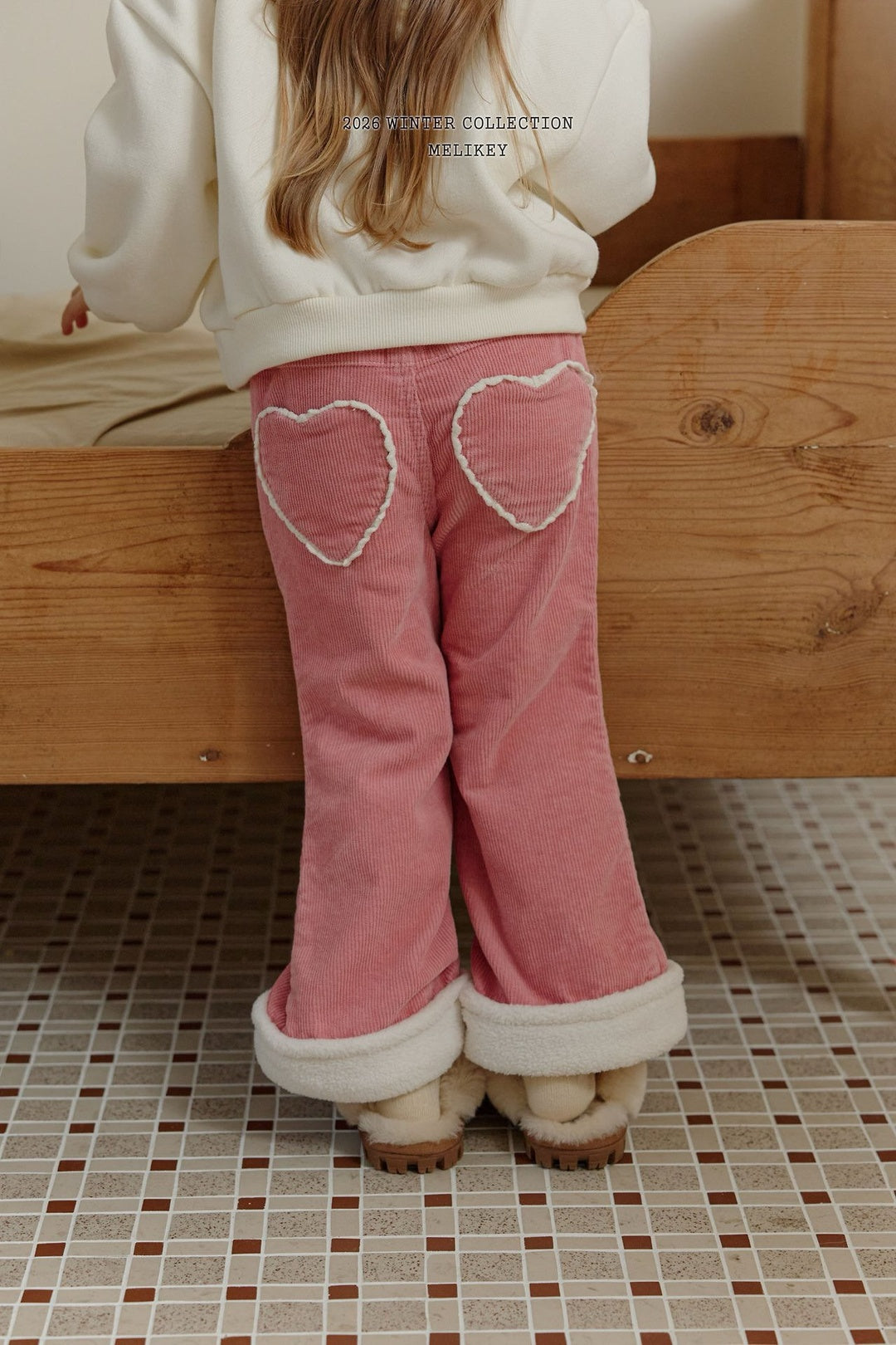 [Melikey] Corduroy heart flare pants